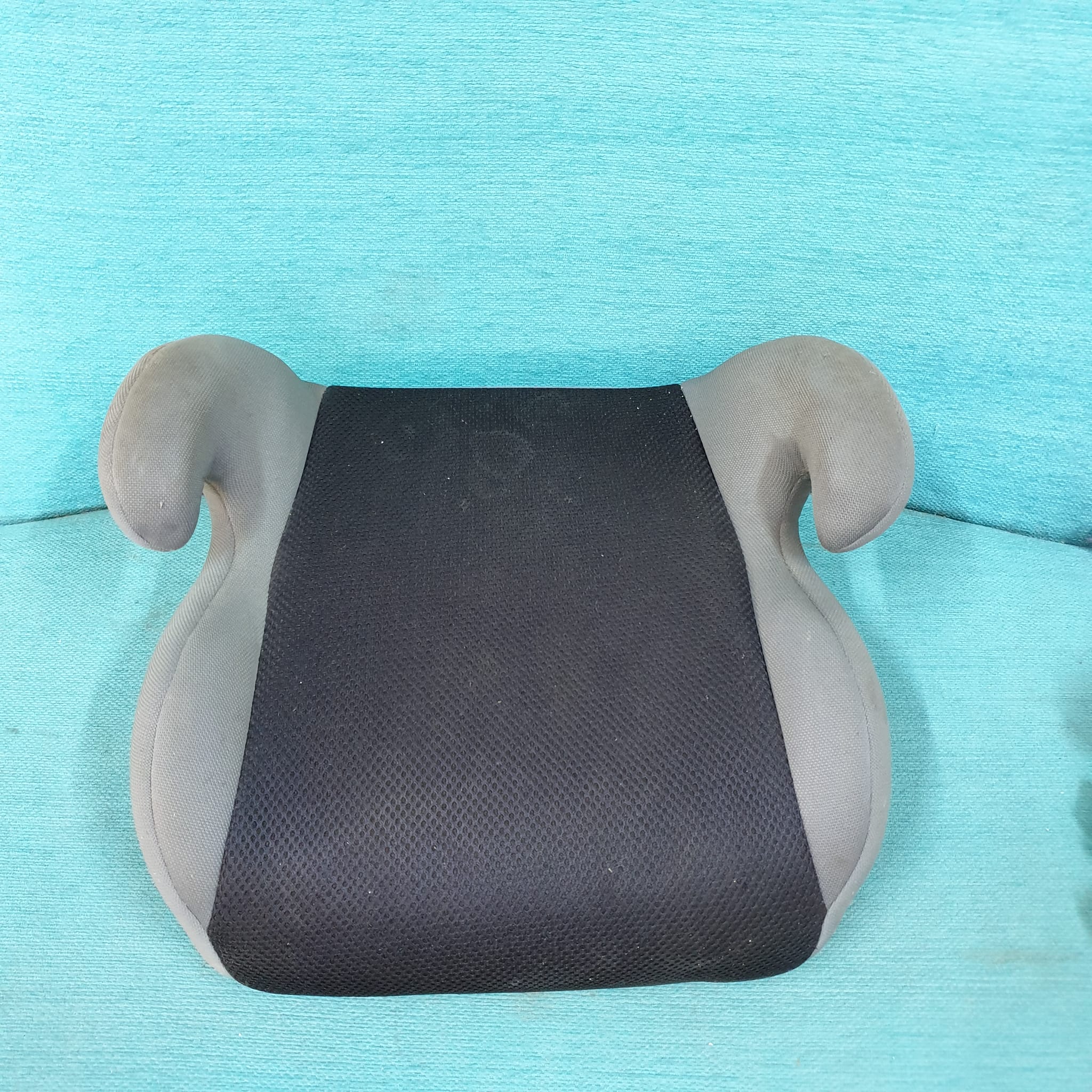 GHẾ ĐỆM NGỒI Ô TÔ CHO BÉ