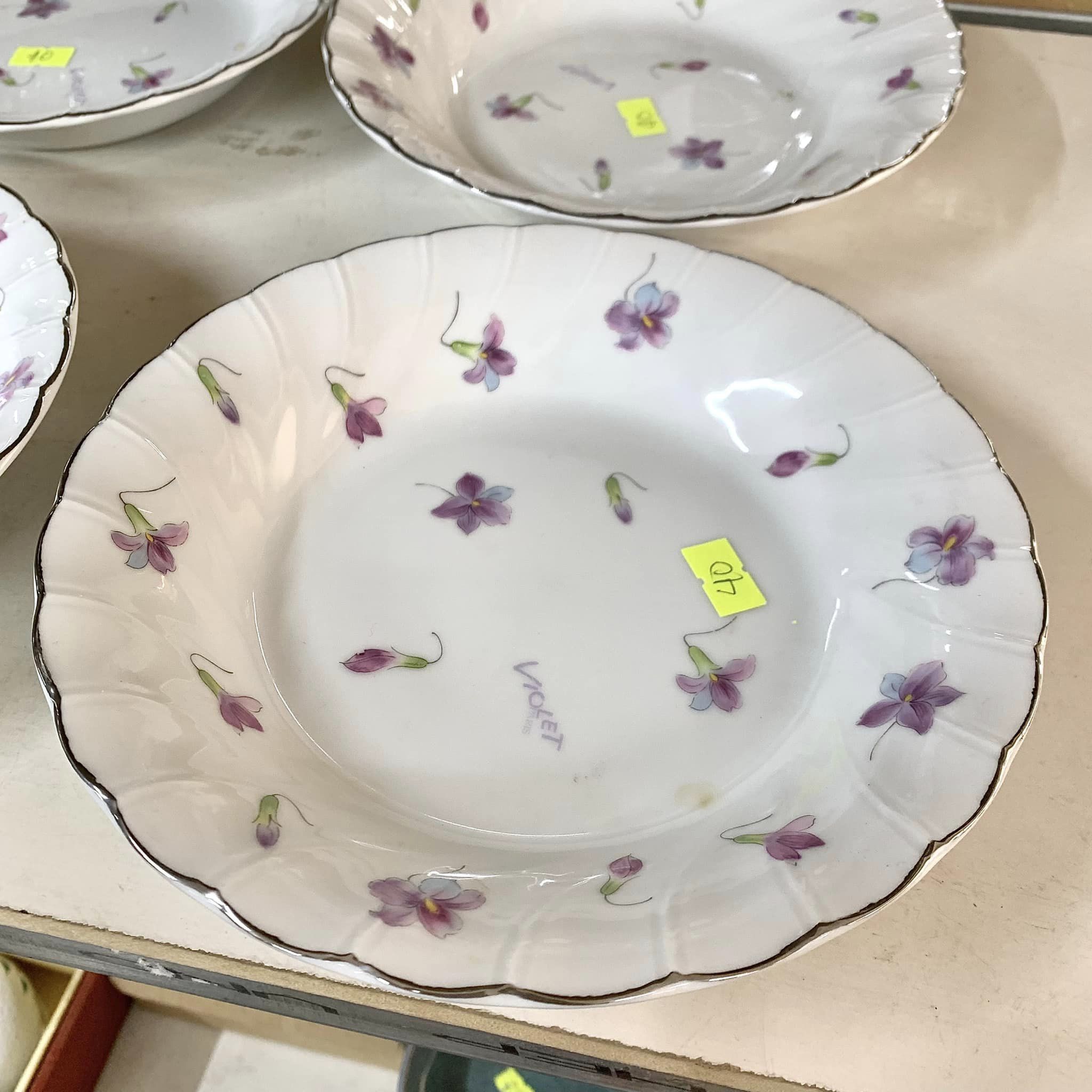 Set đĩa gốm Violet