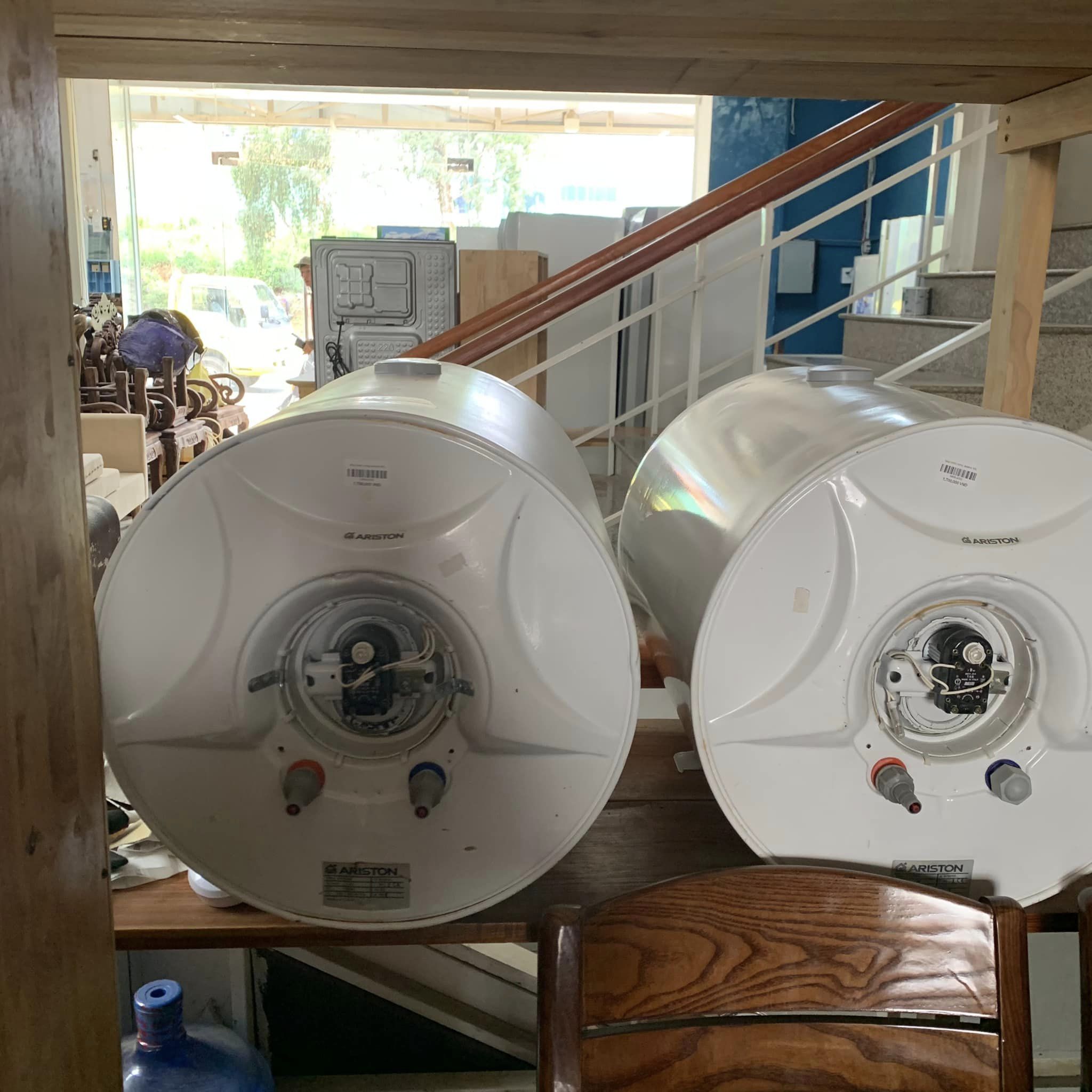 Máy nước nóng Ariston 50L