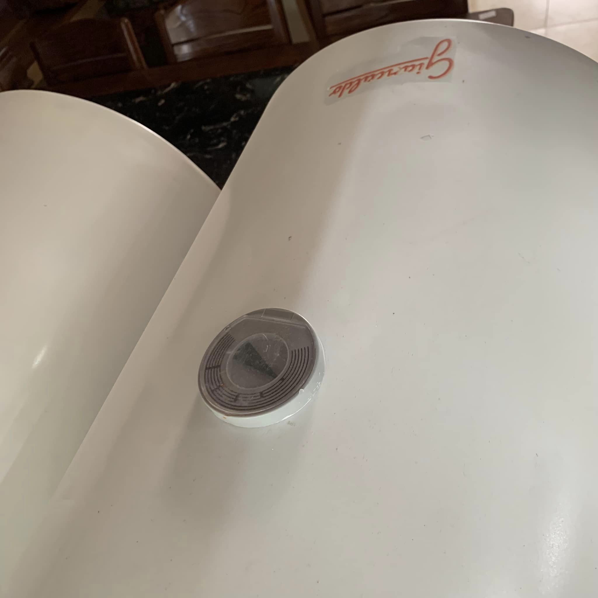 Máy nước nóng Ariston 50L