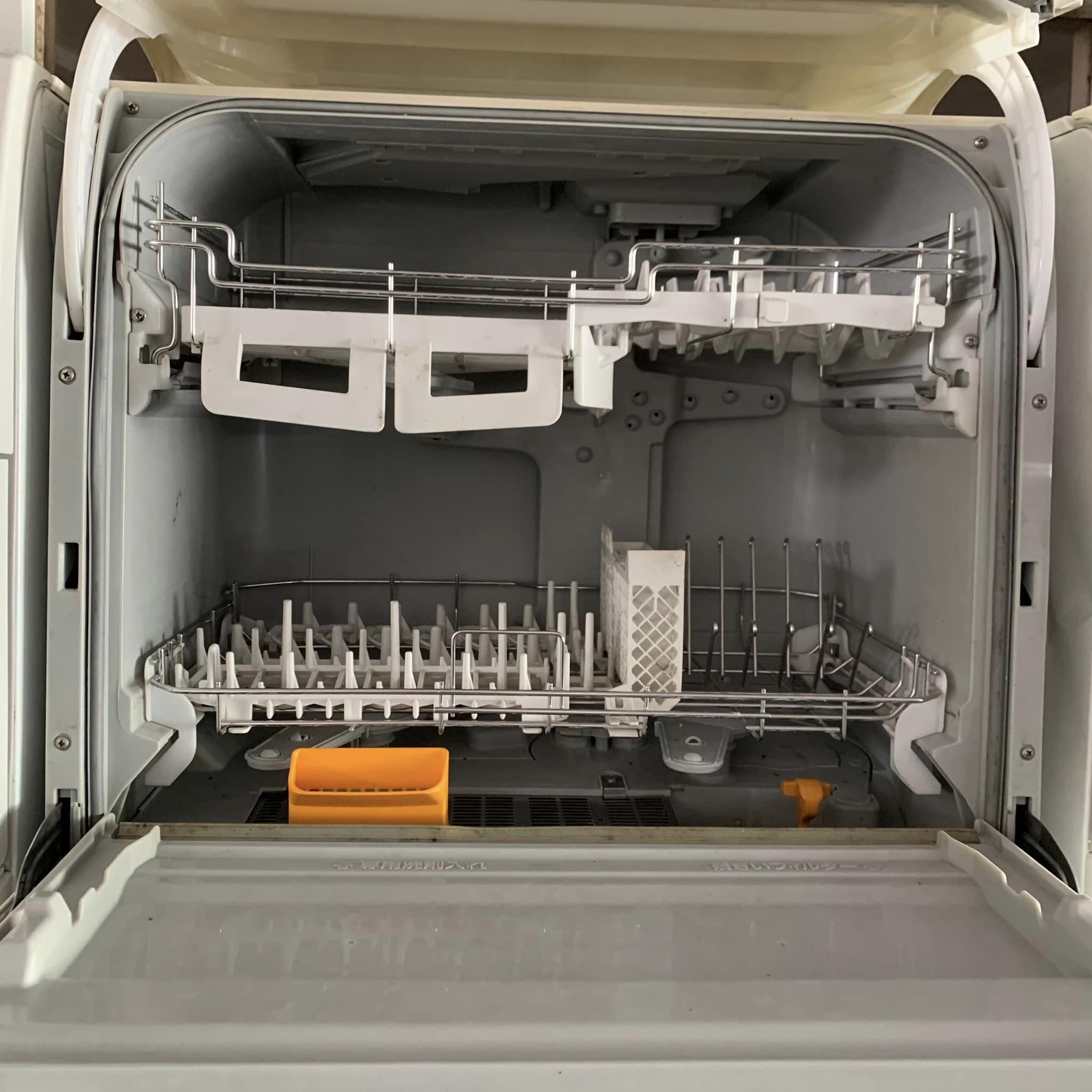 MÁY RỬA CHÉN TR8 2015