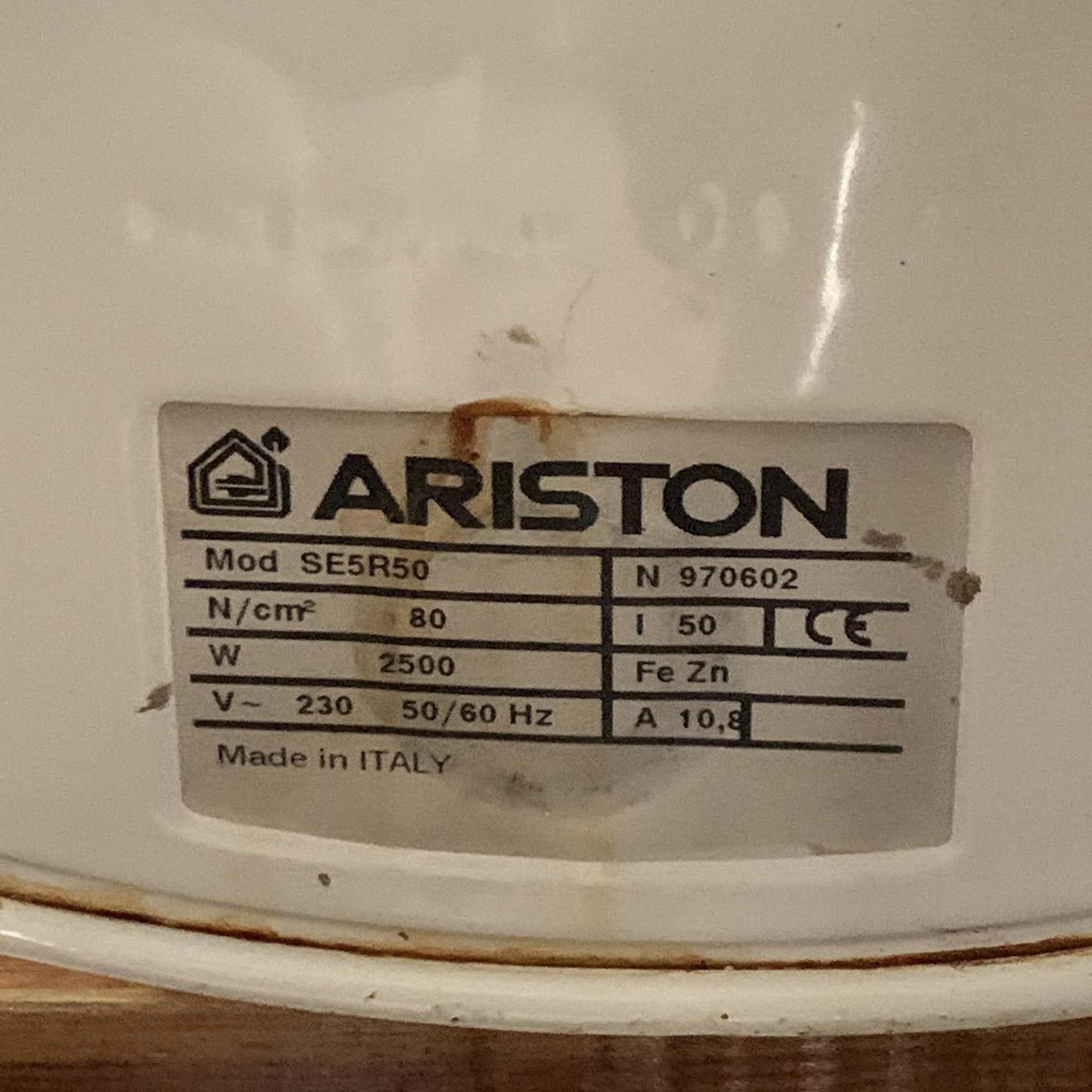 Máy nước nóng Ariston 50L