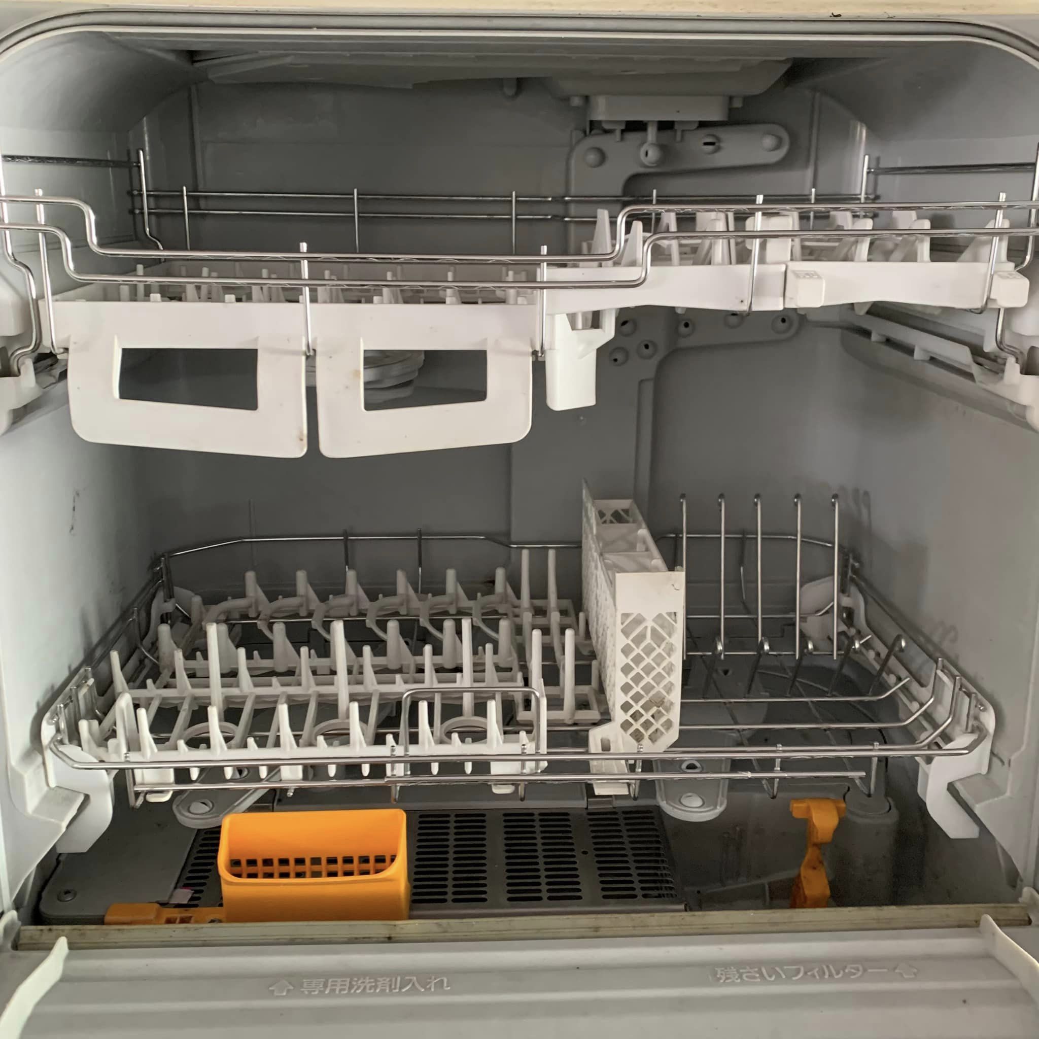 MÁY RỬA CHÉN TR8 2015