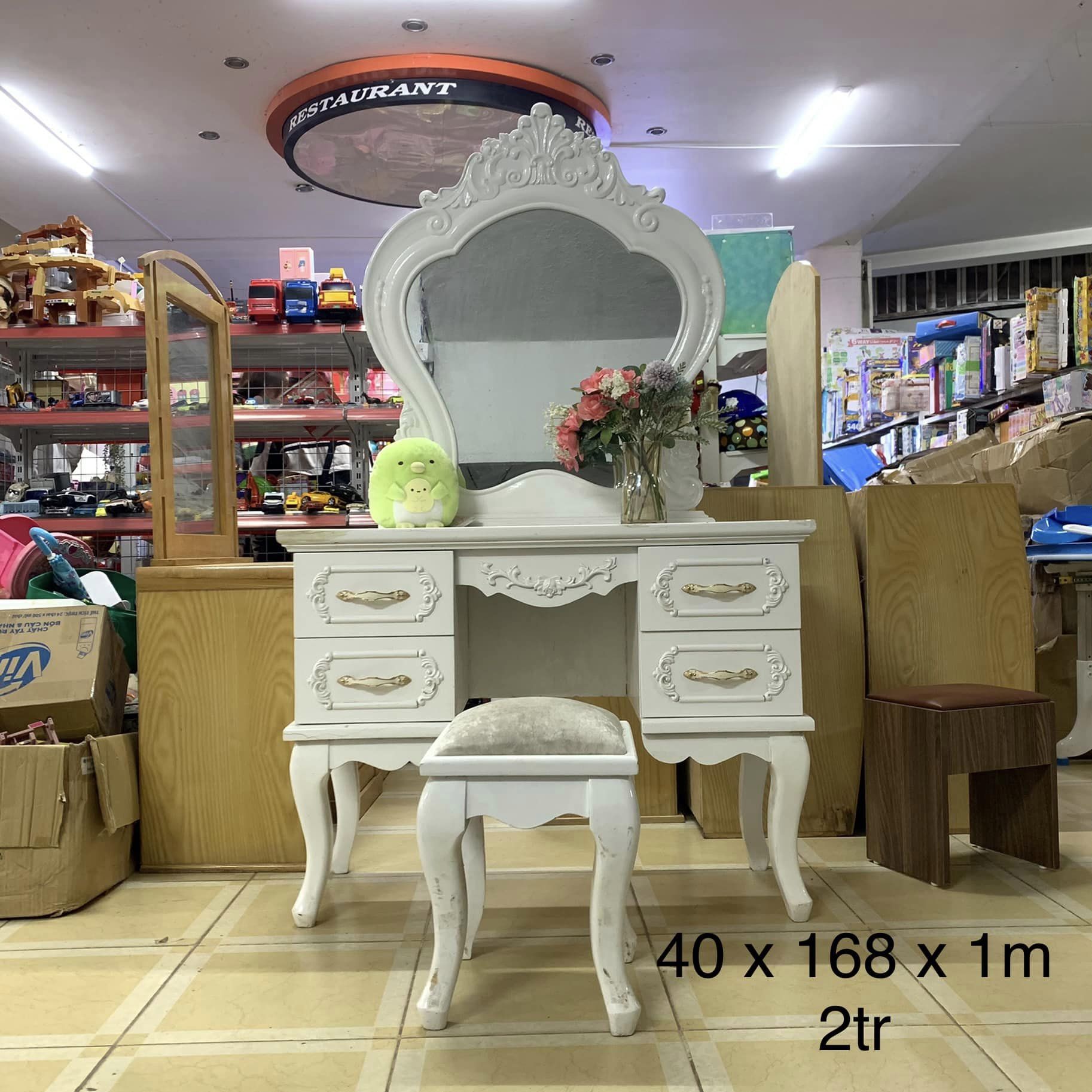 Bàn trang điểm trắng 4 ngăn