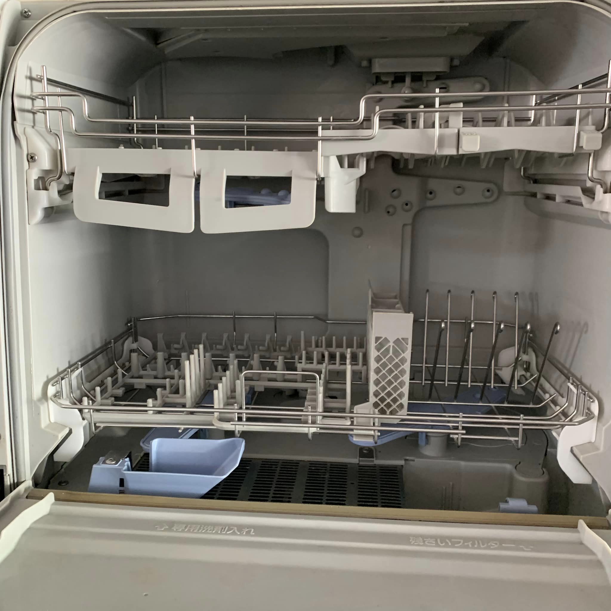 MÁY RỬA CHÉN TR6 2013