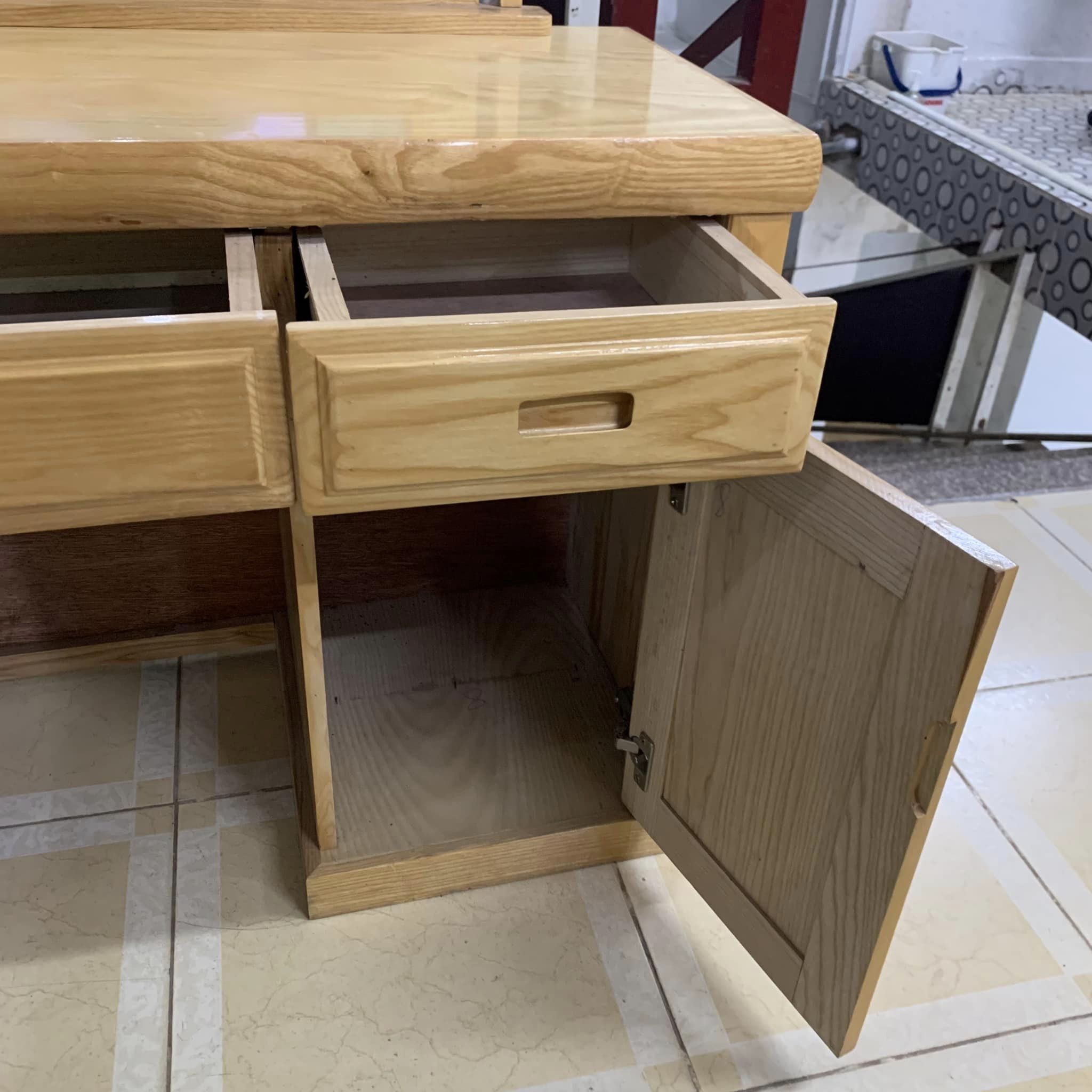 Bàn trang điểm gỗ sồi gương vòm