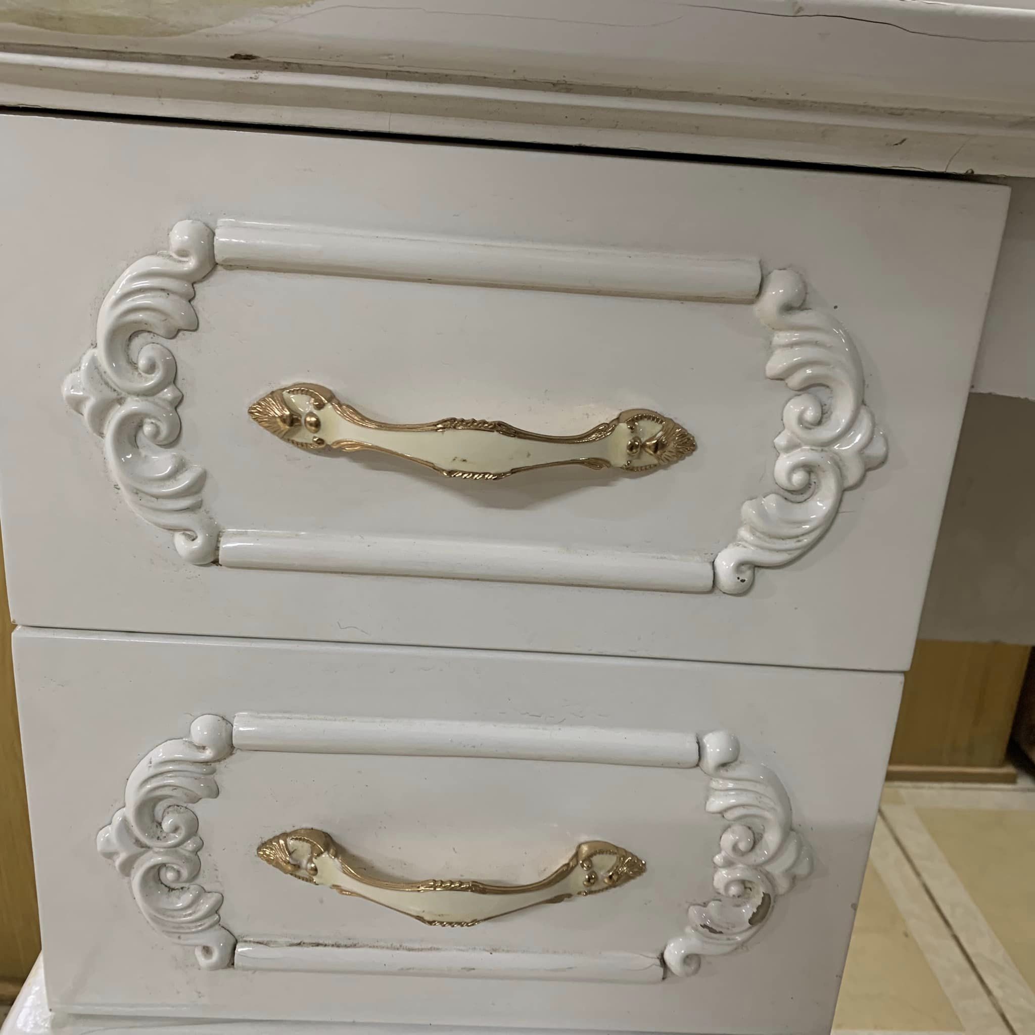 Bàn trang điểm trắng 4 ngăn