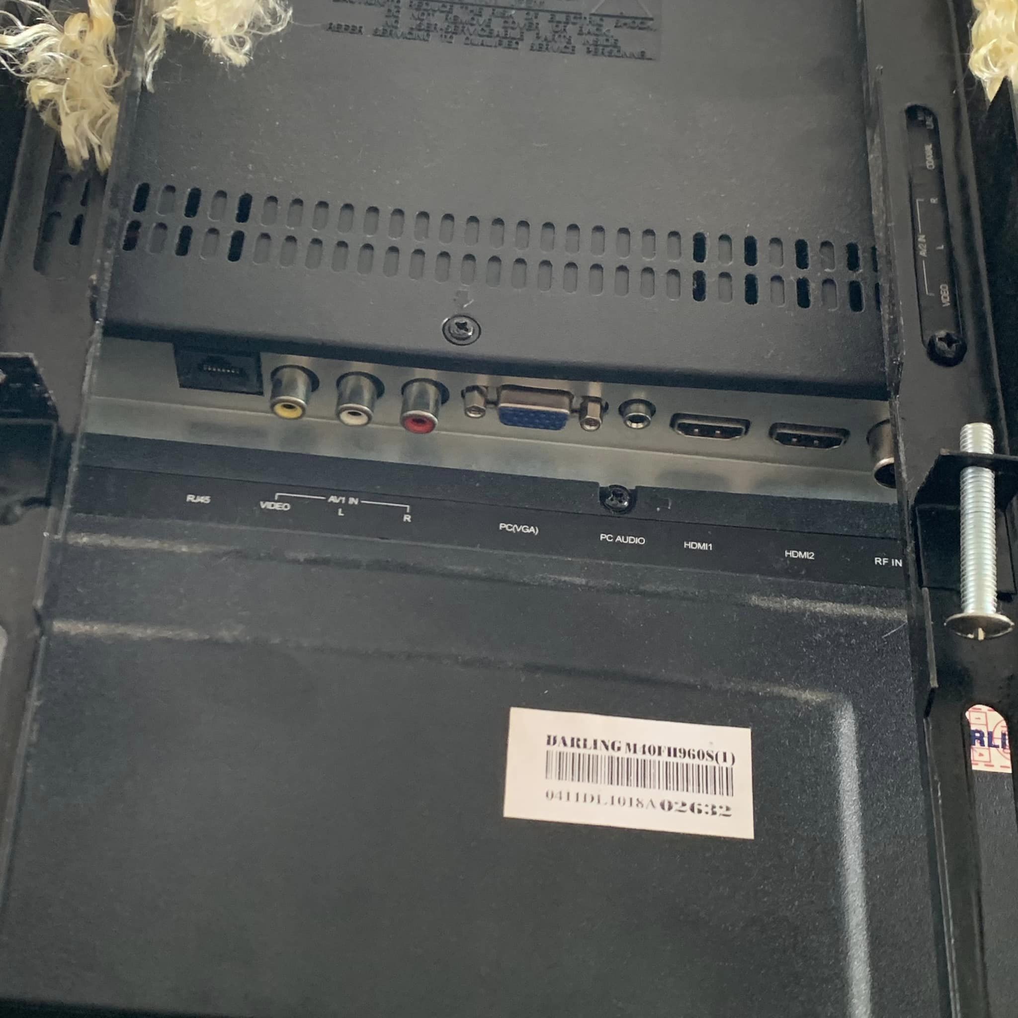 Ti vi Darling 40inch