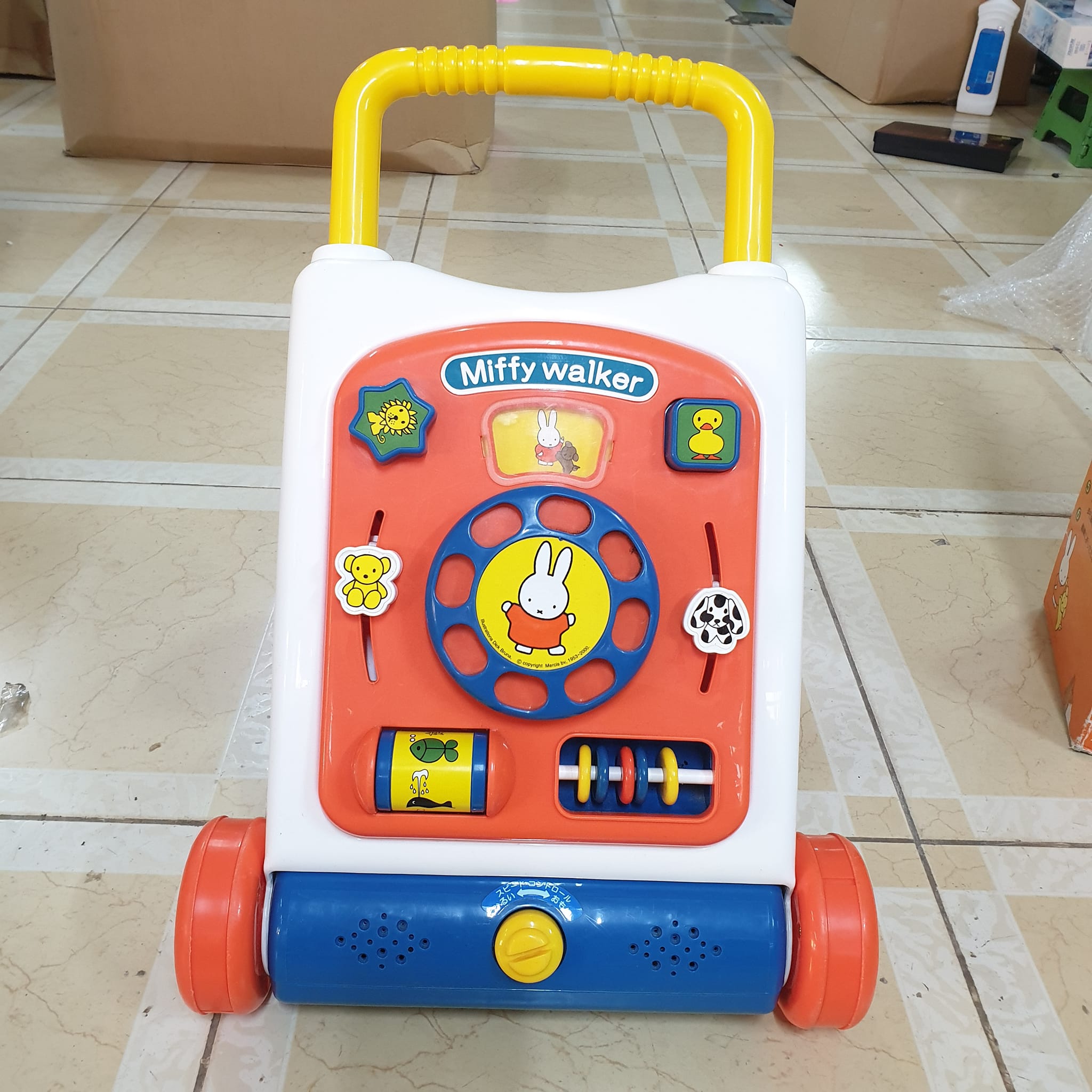 Xe đẩy tập đi Miffy