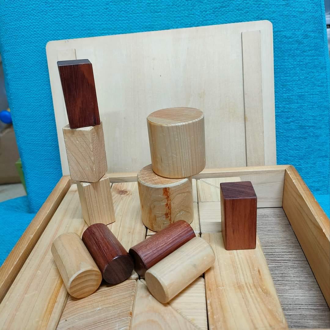 Đồ chơi khối gỗ cho bé