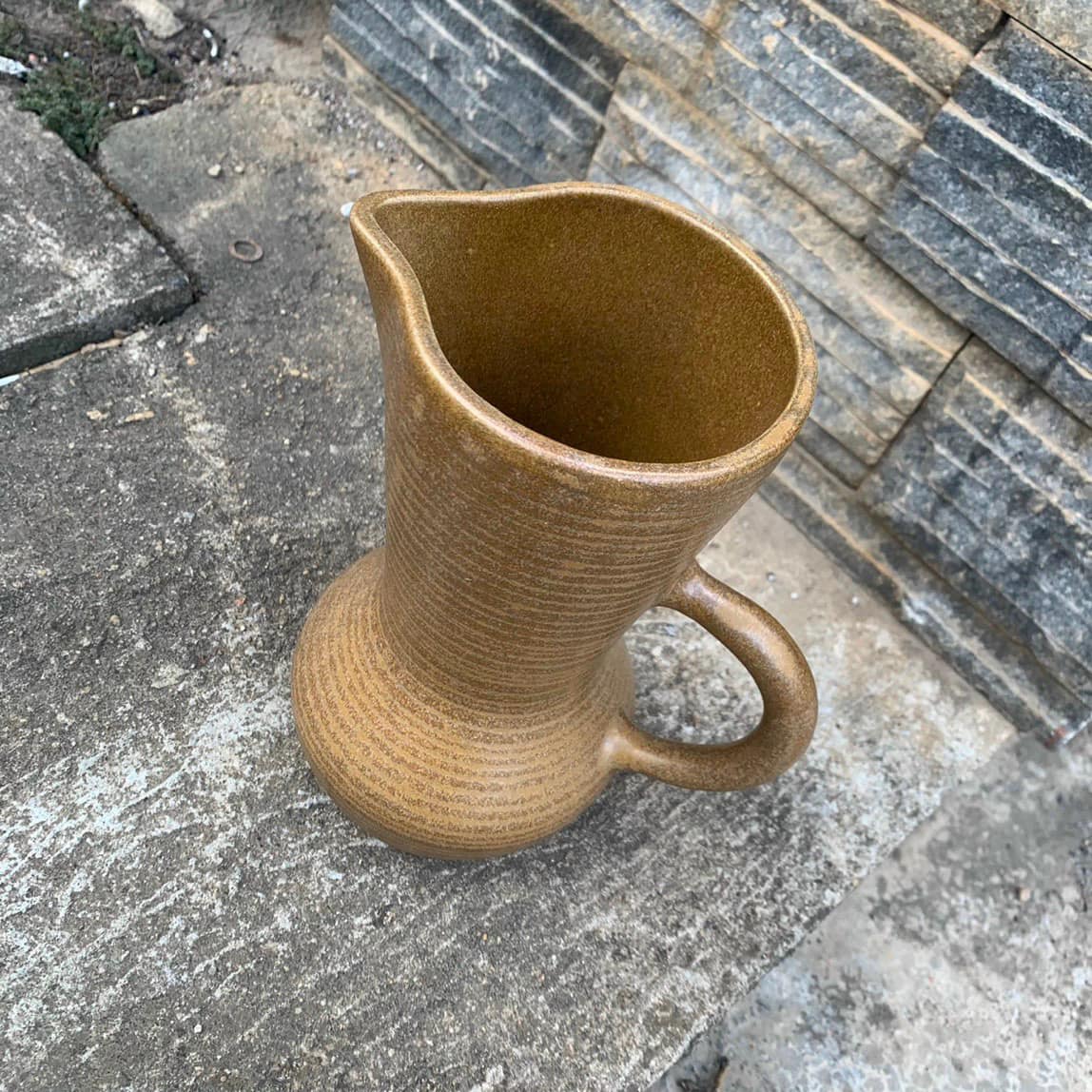 Bình hoa vàng đồng