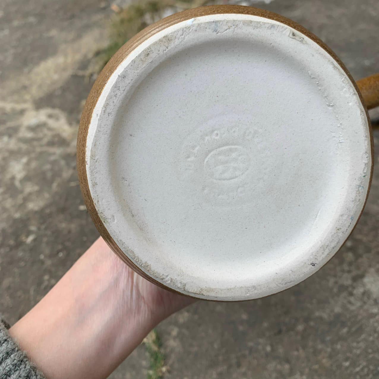 Bình hoa vàng đồng