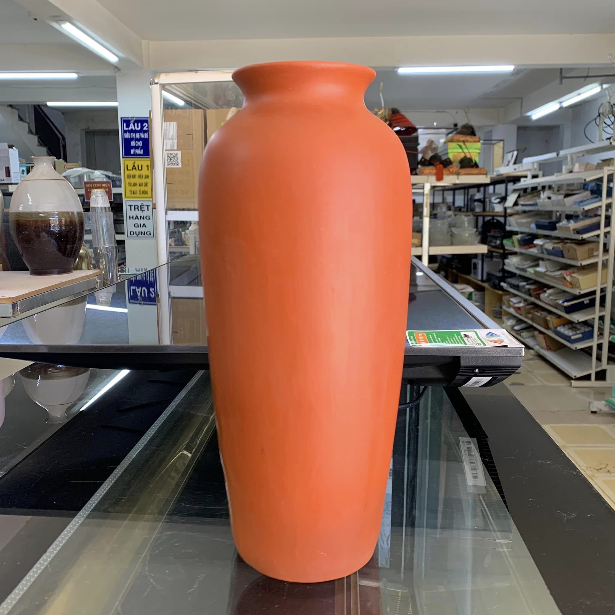 BÌNH HOA KHẮC LÁ TRE