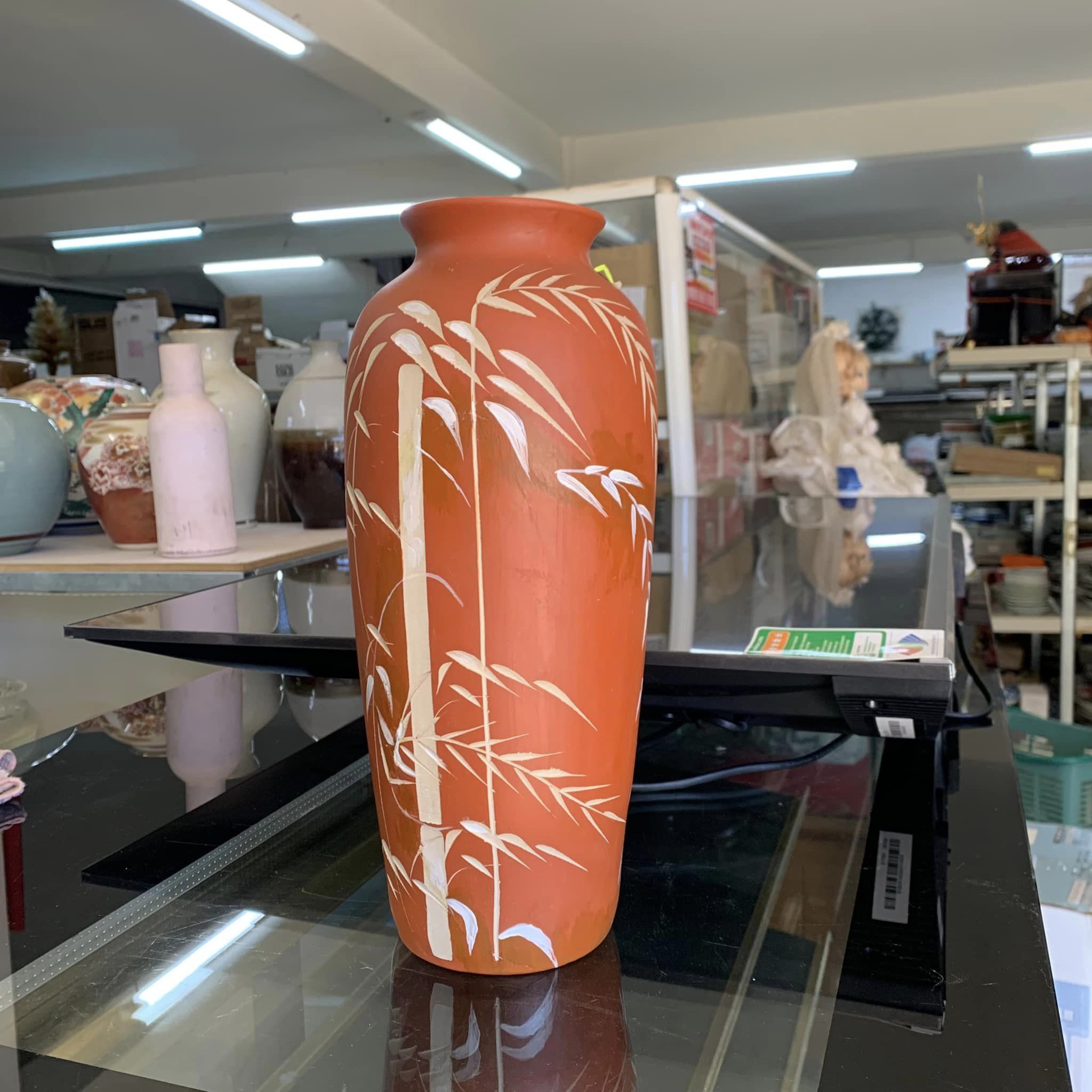 BÌNH HOA KHẮC LÁ TRE