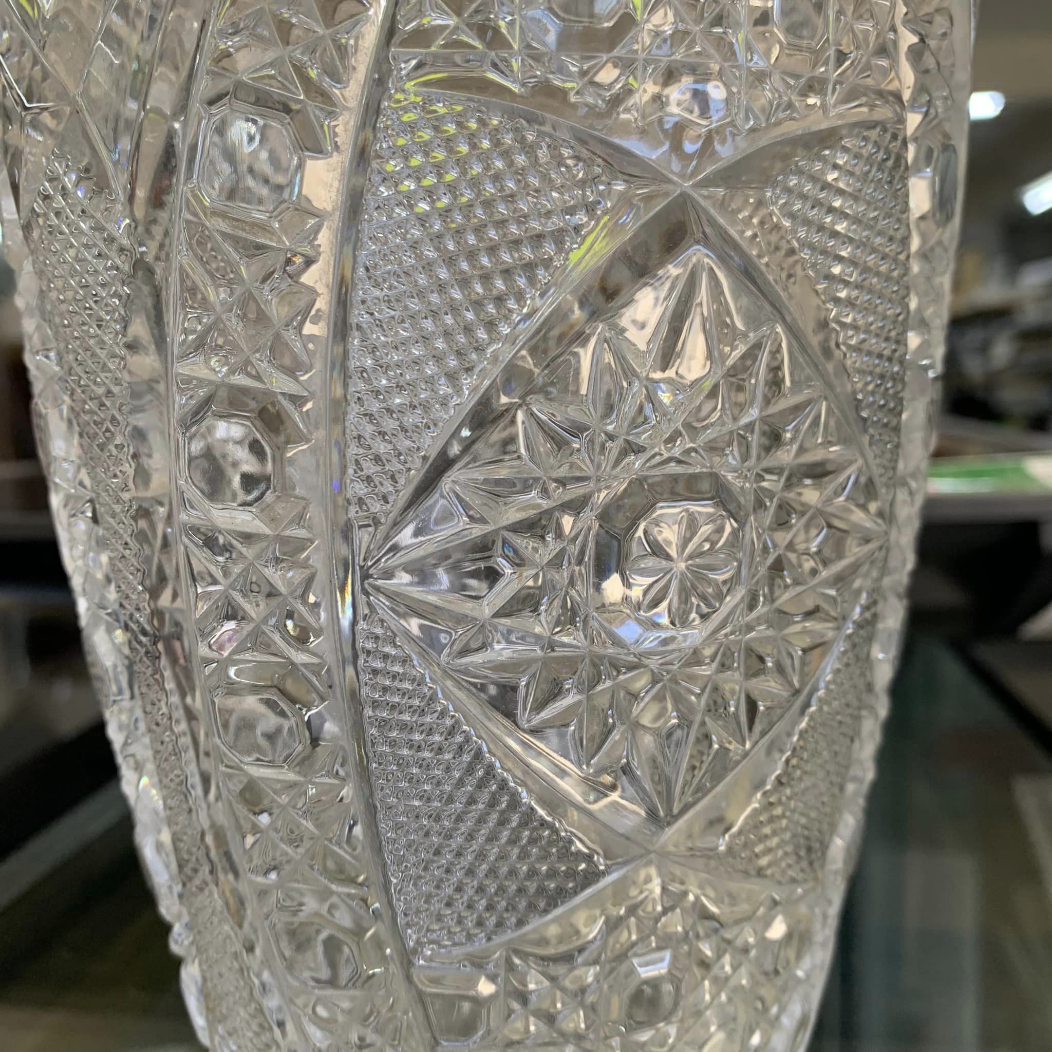 BÌNH HOA PHA LÊ TRẮNG