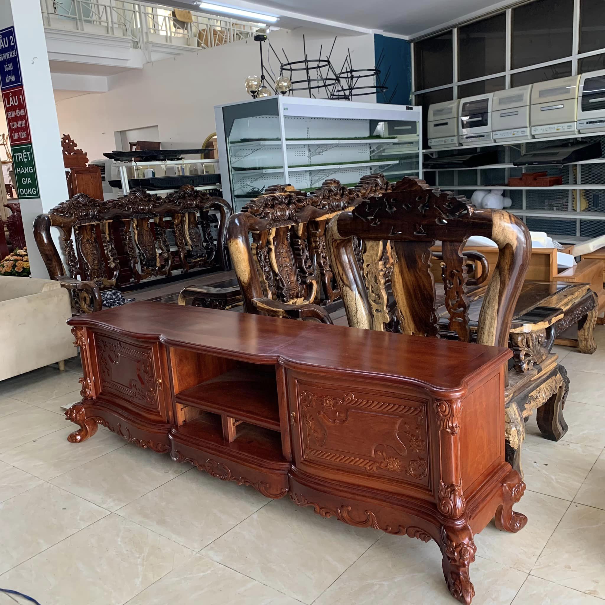 Kệ tivi gỗ gõ đỏ 2m15