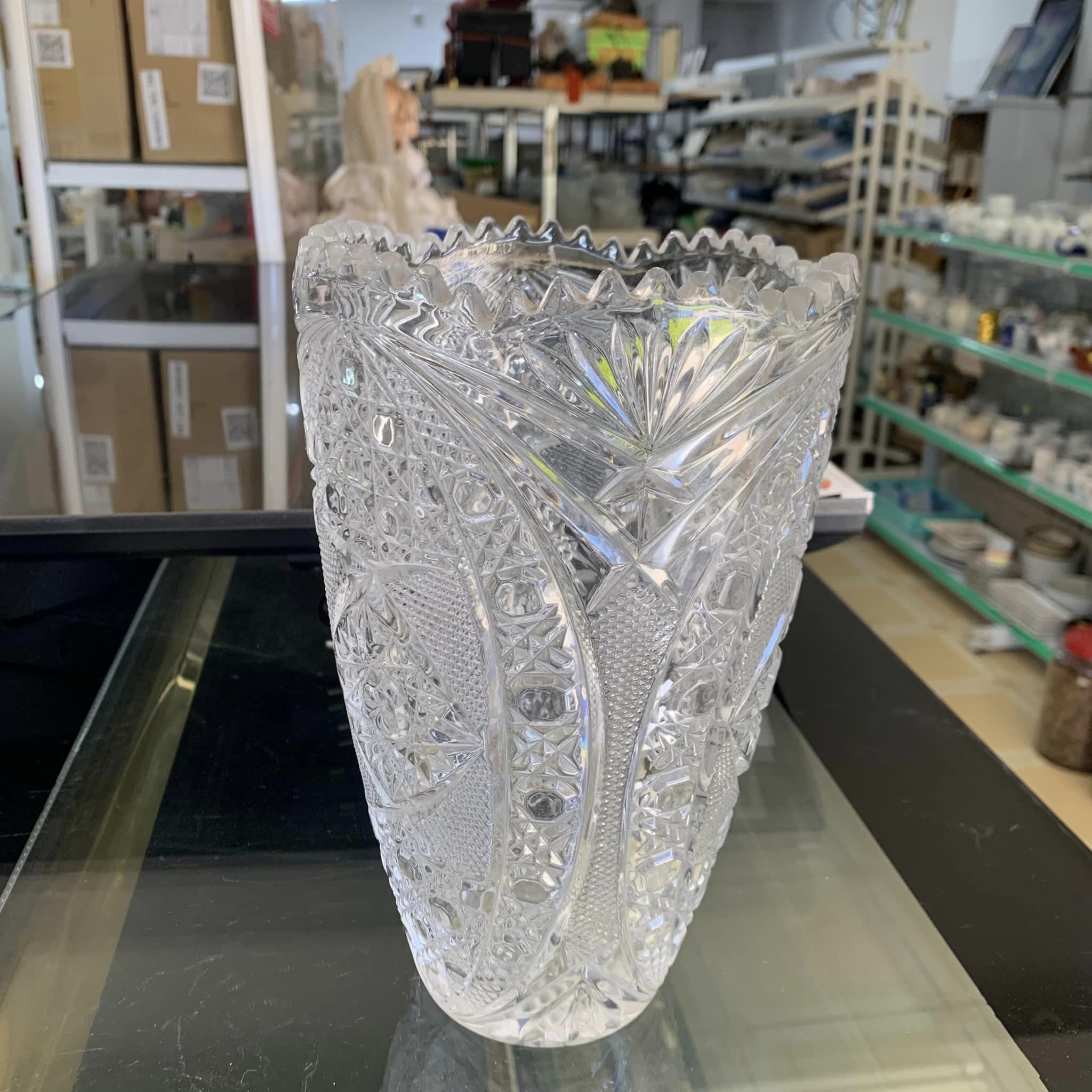 BÌNH HOA PHA LÊ TRẮNG