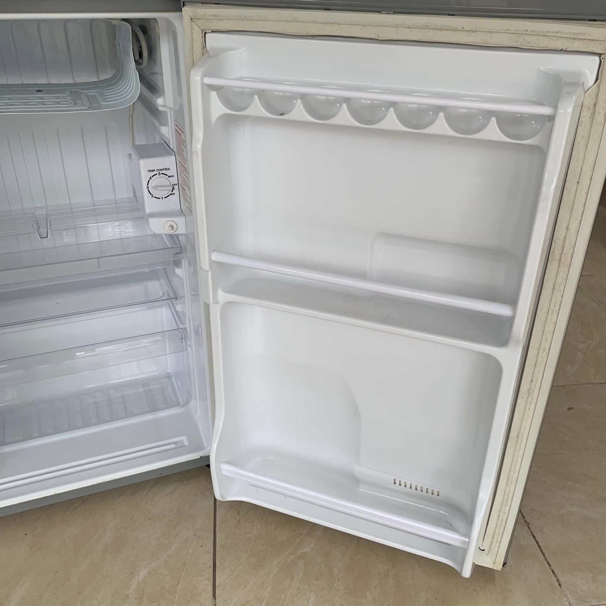 Tủ lạnh Sanyo 90l a