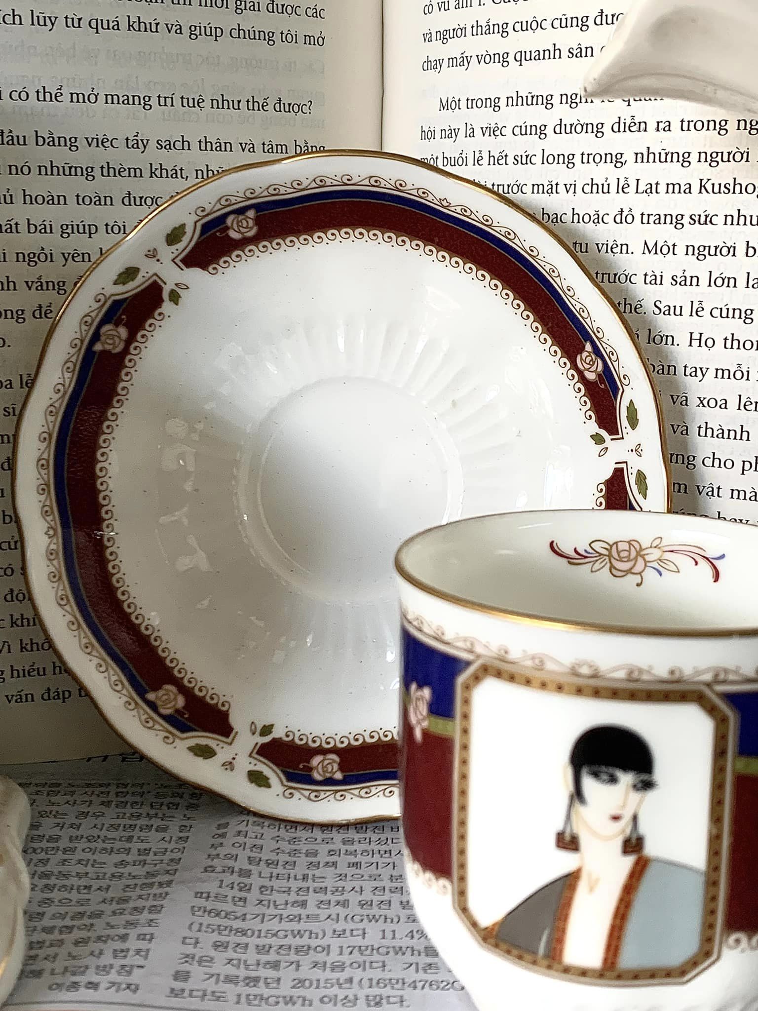 Set dĩa trà Esprit d’Erté 1990-đỏ