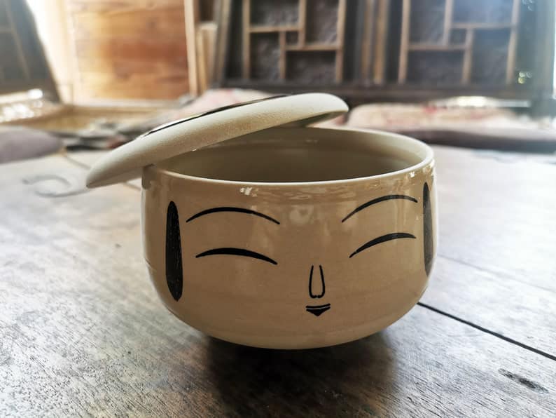 Hộp kokeshi gốm sứ - bát trà có nắp-nhạt