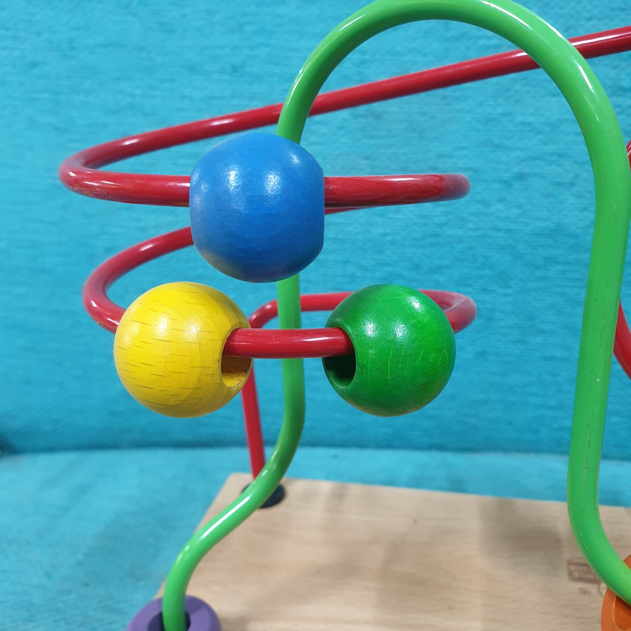 Đồ chơi luồng hạt gỗ