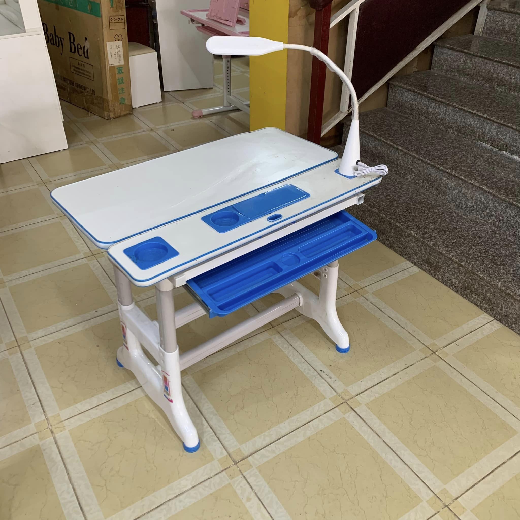 Bàn học thông minh chống gù chống cận-xanh