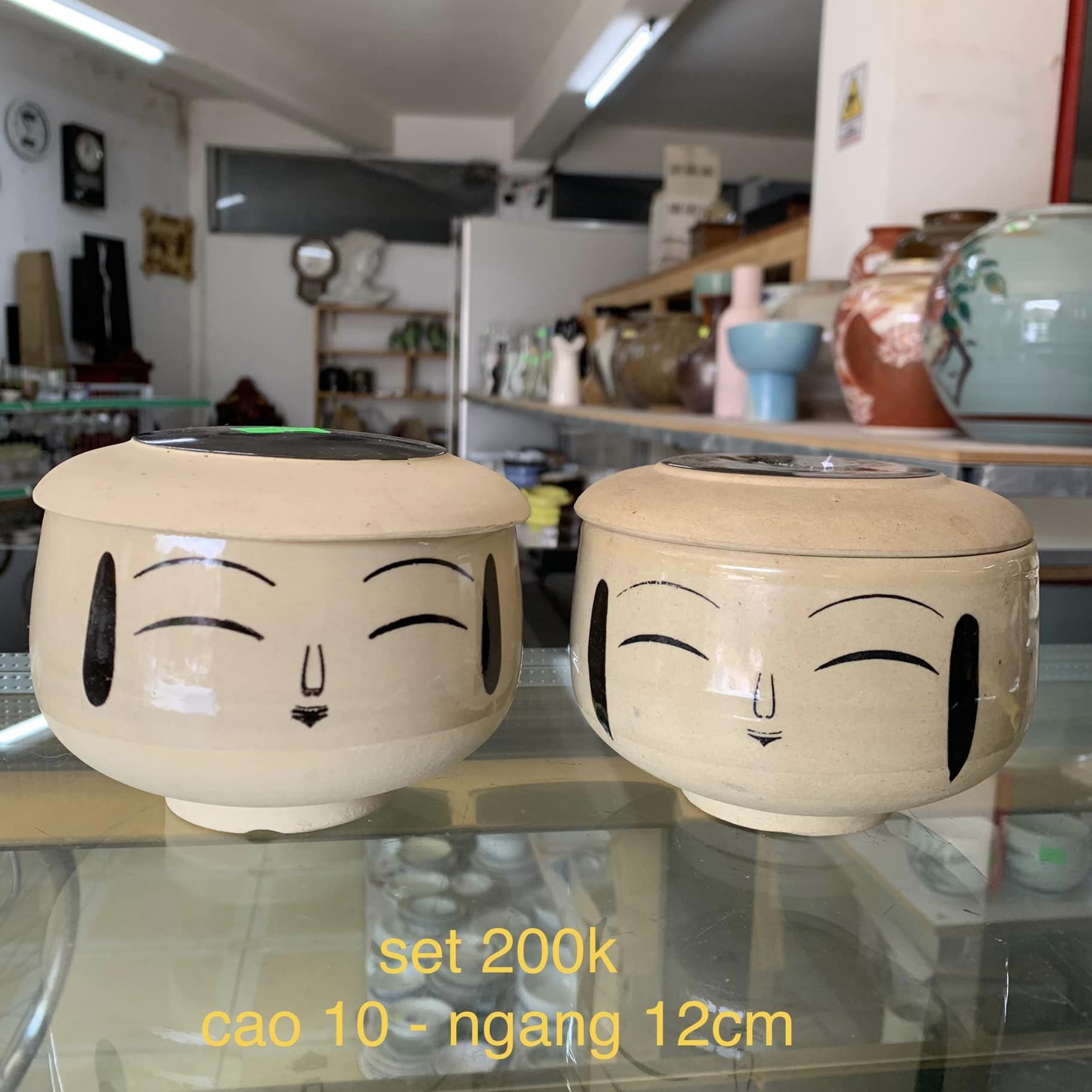 Hộp kokeshi gốm sứ - bát trà có nắp-nhạt