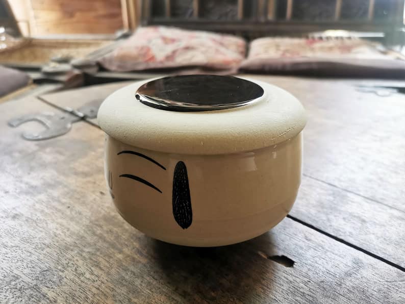 Hộp kokeshi gốm sứ - bát trà có nắp-đậm