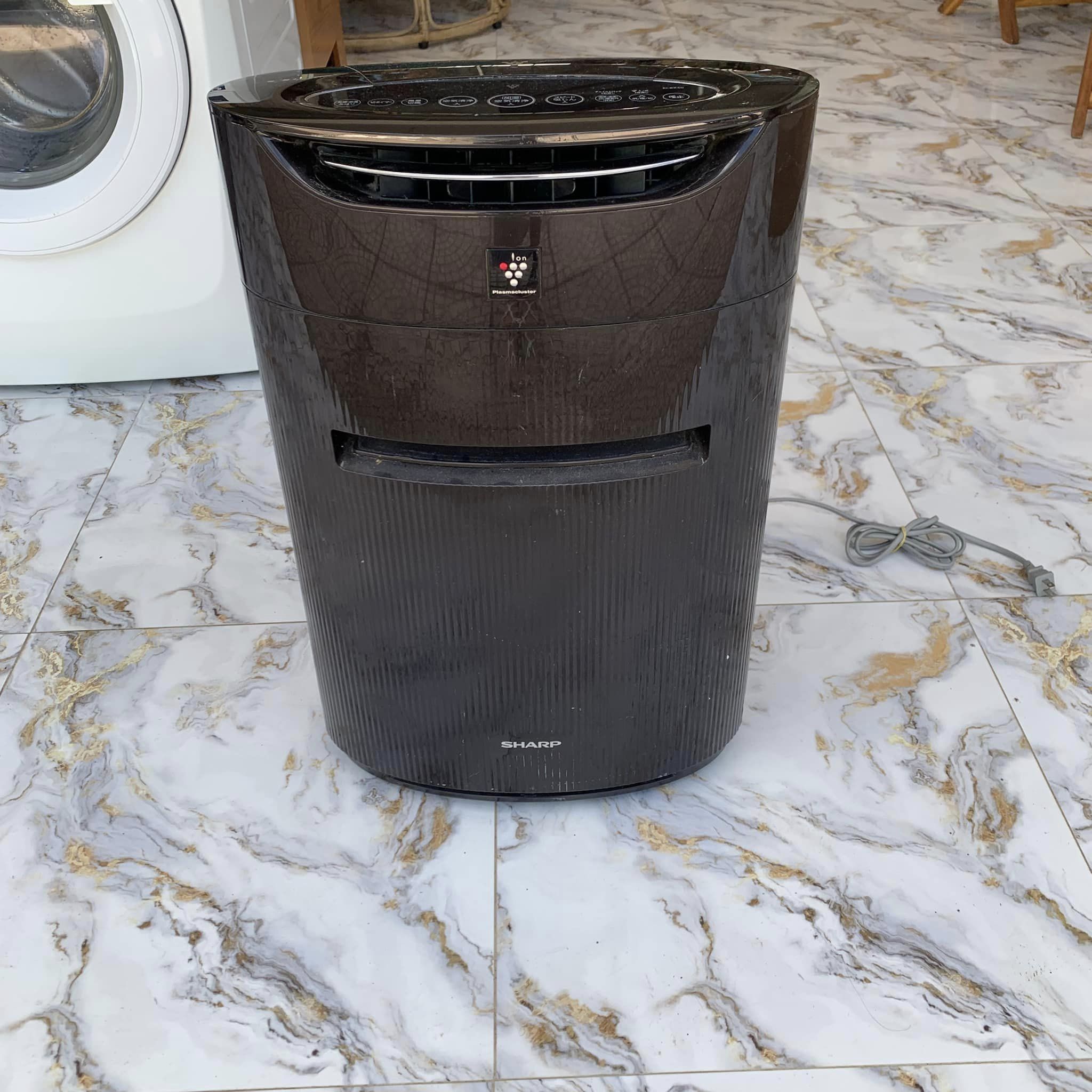 Máy lọc không khí sharp