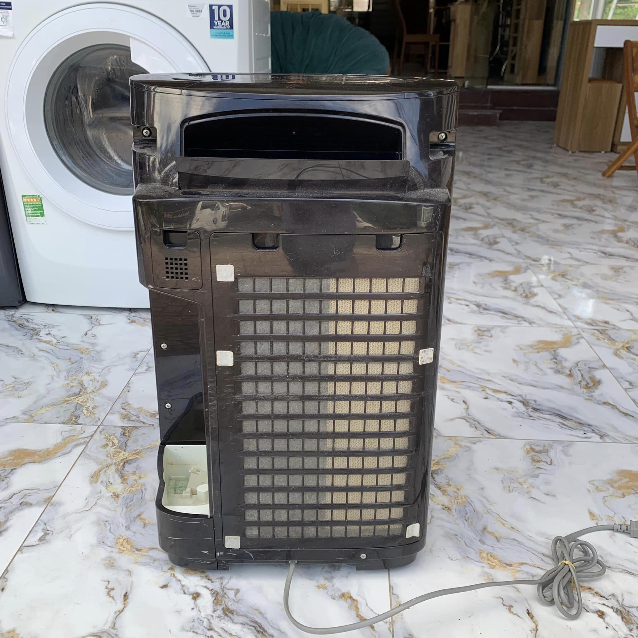 Máy lọc không khí sharp