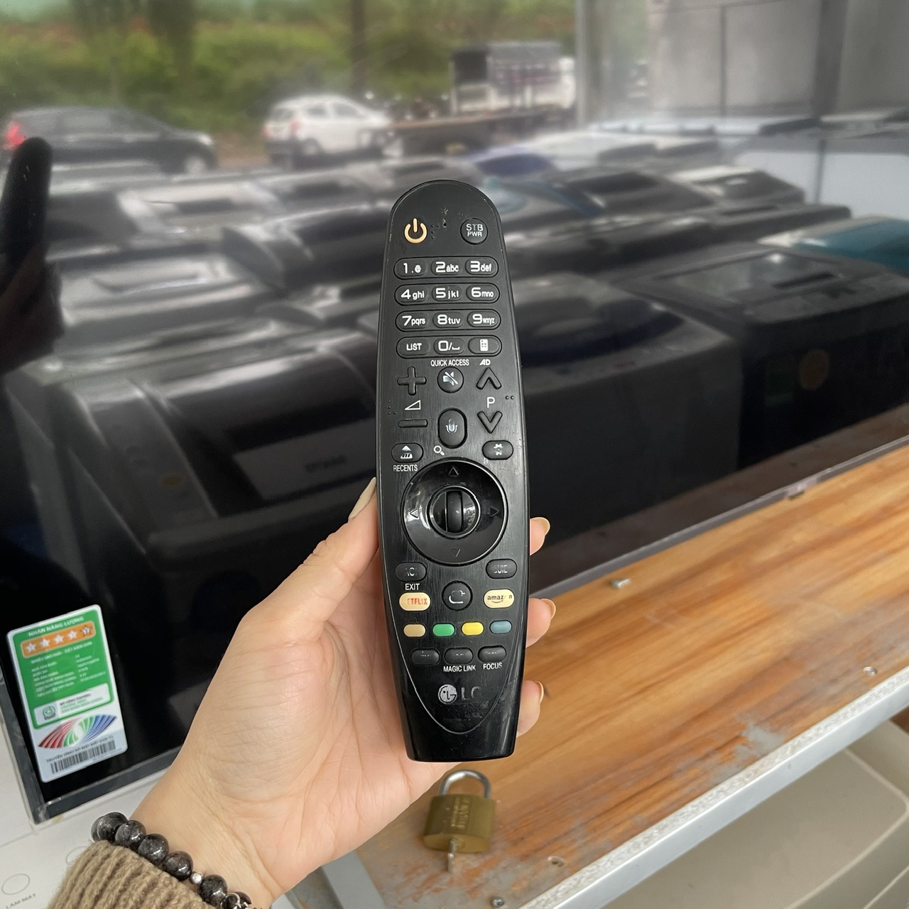 TI VI LG 70UP7750PTB