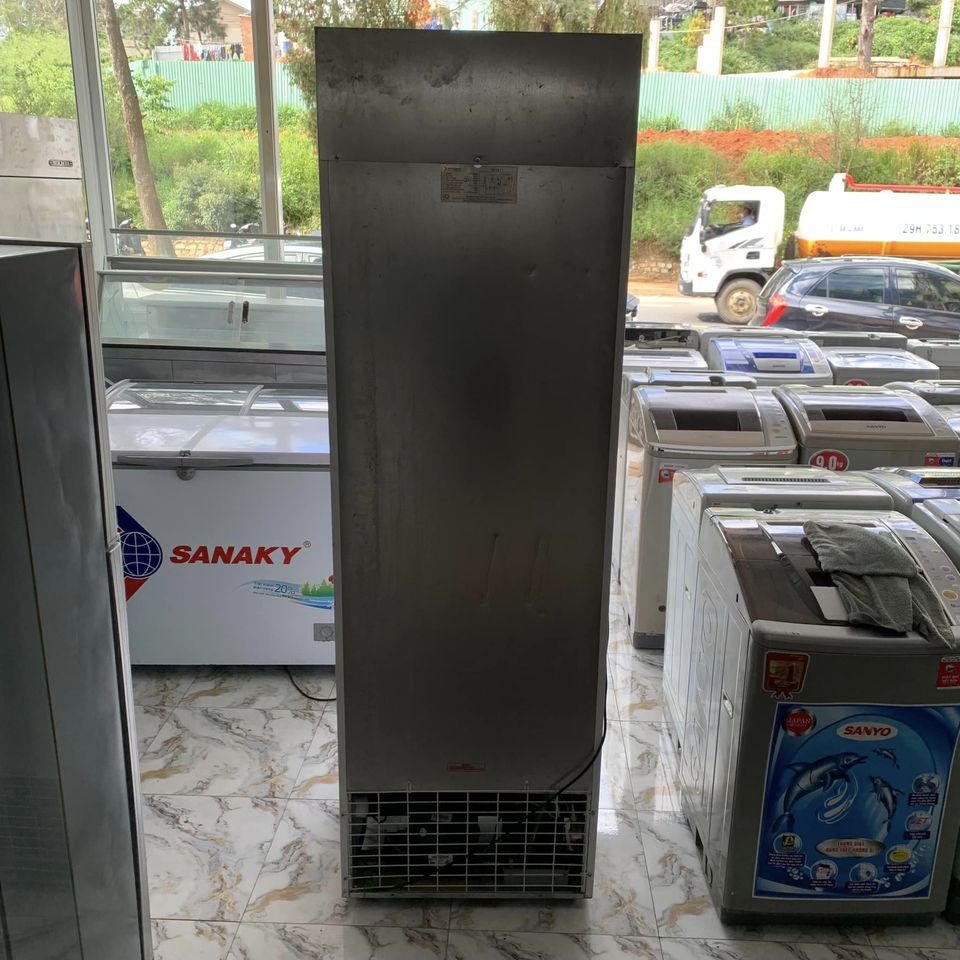 Tủ mát Sanaky