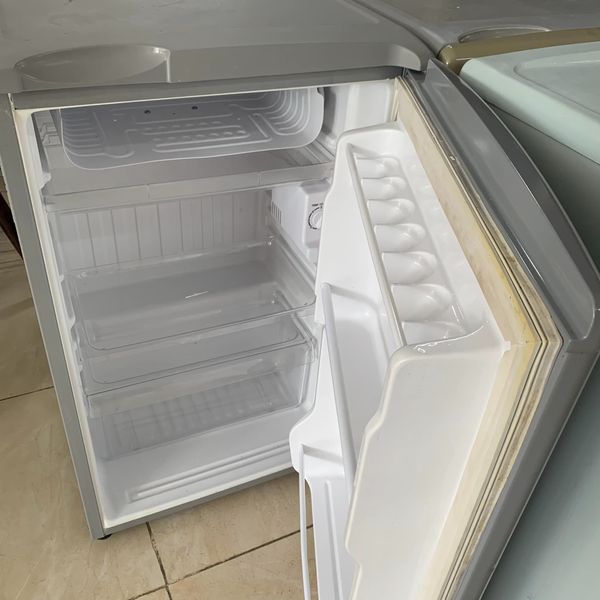 Tủ lạnh mini sanyo 90l