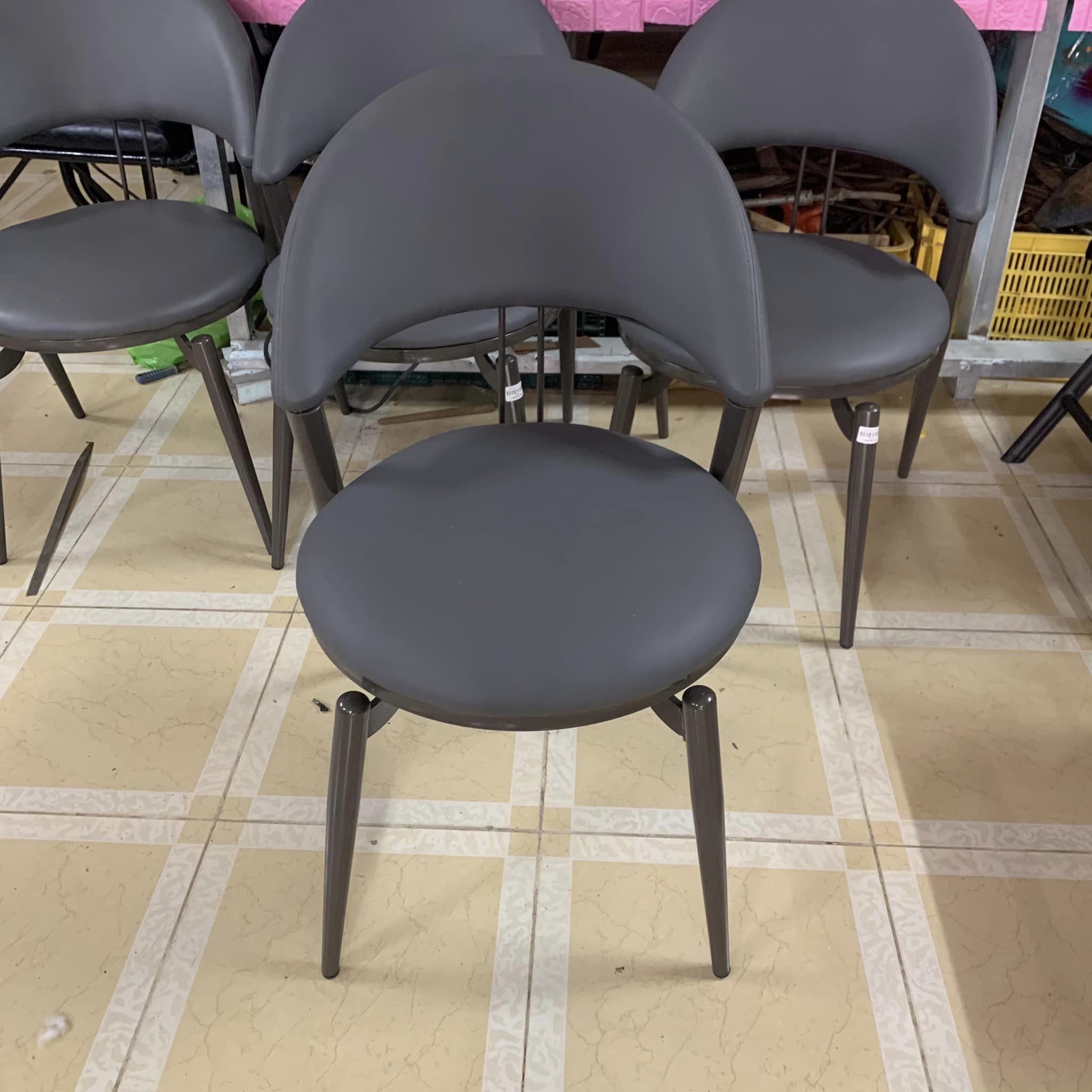 Ghế ăn chân sắt enjoy