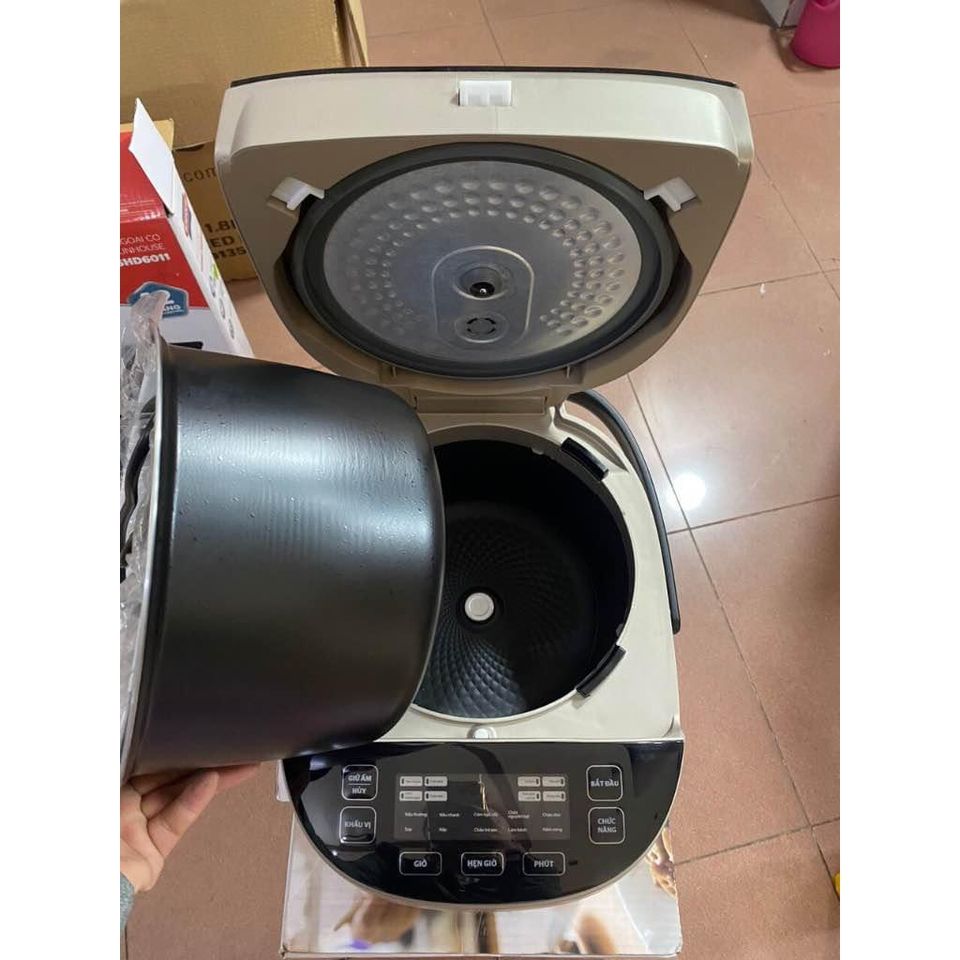 Nồi cơm cao tầng 1l8 Sunhouse SHD8959