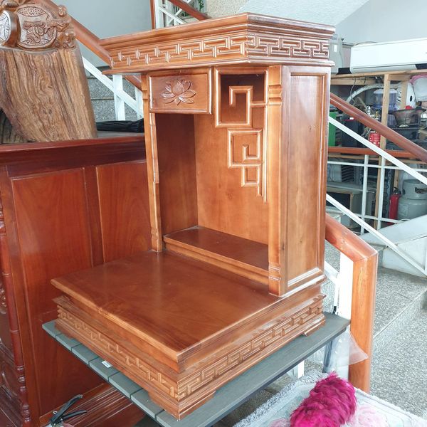 Bàn thờ ông địa