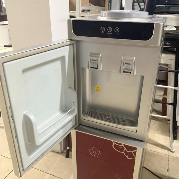 Cây nước nóng lạnh