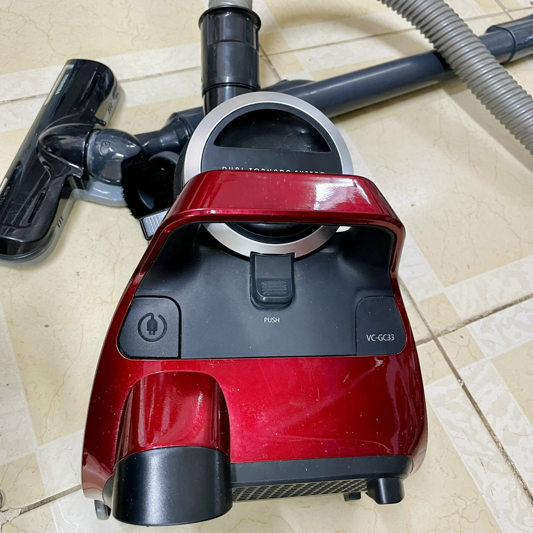 Máy hút bụi Toshiba VC-GC33CPV