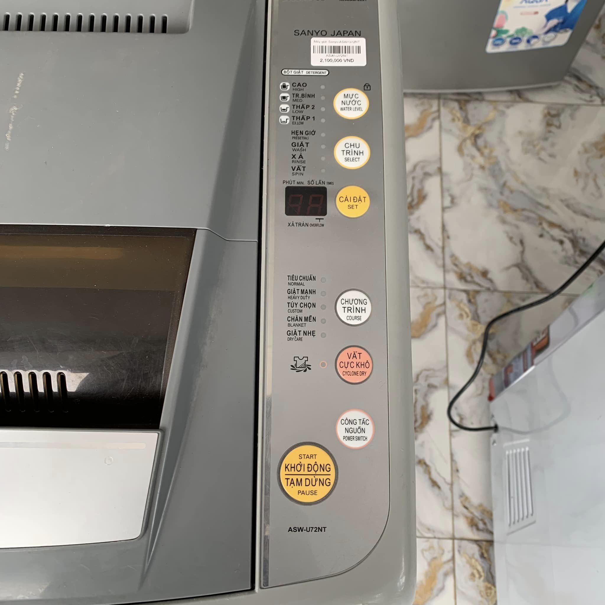 Máy giặt Sanyo ASW-U72NT