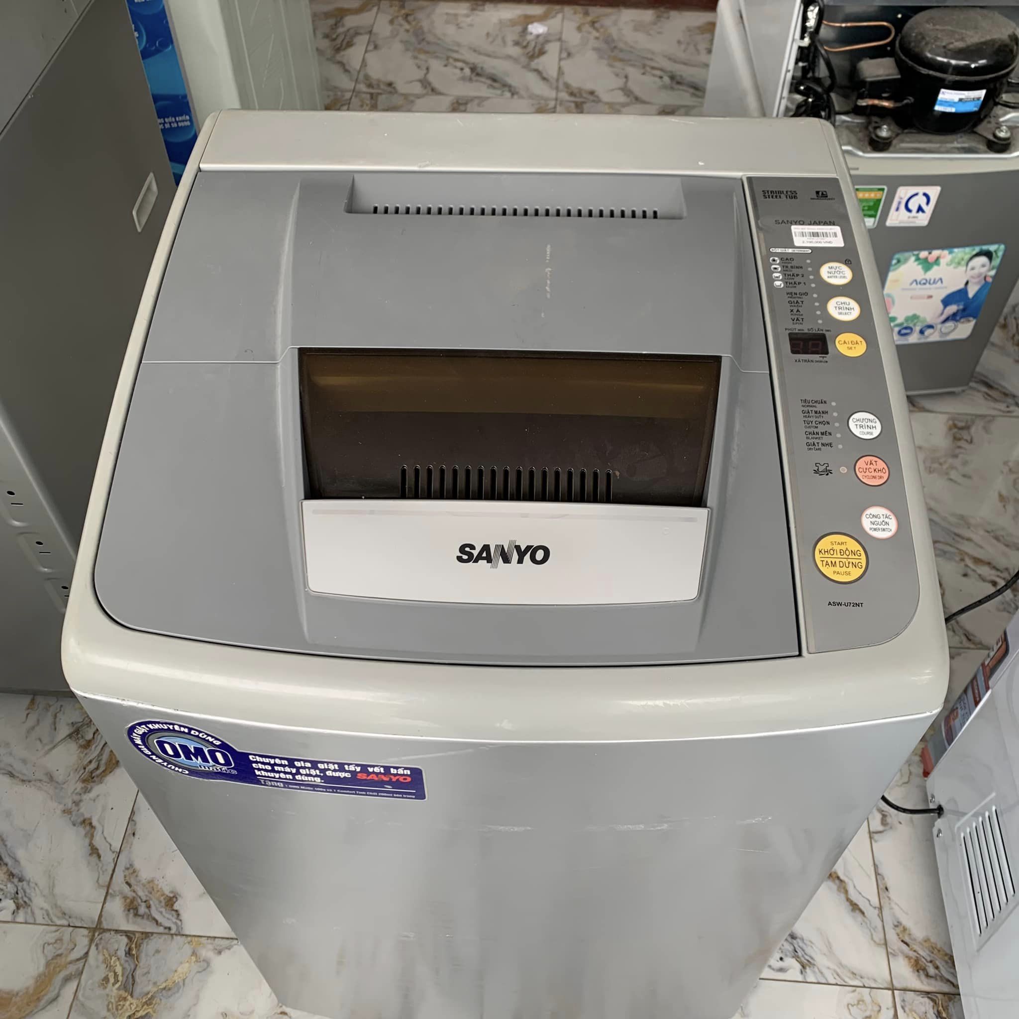 Máy giặt Sanyo ASW-U72NT