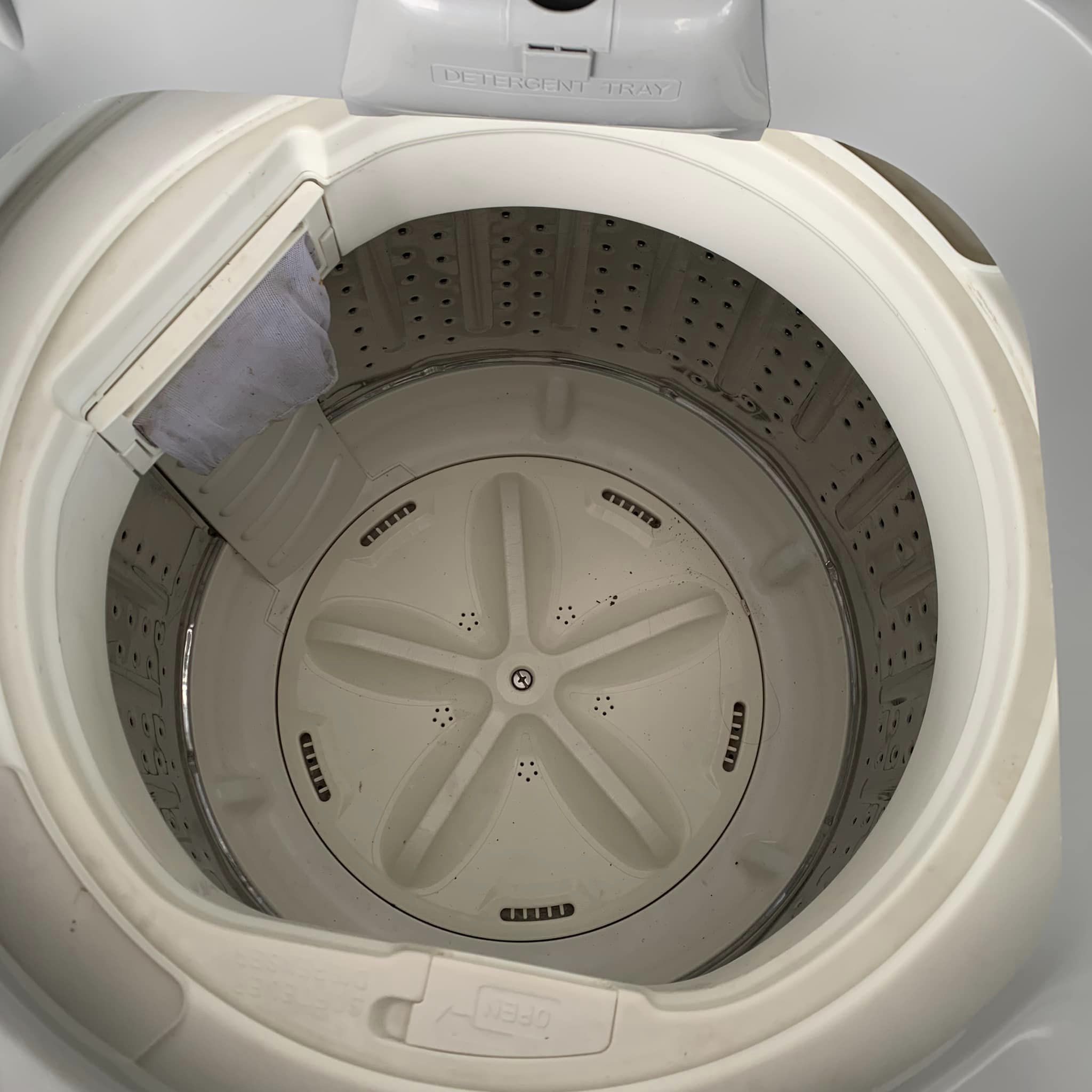Máy giặt Sanyo ASW-U72NT