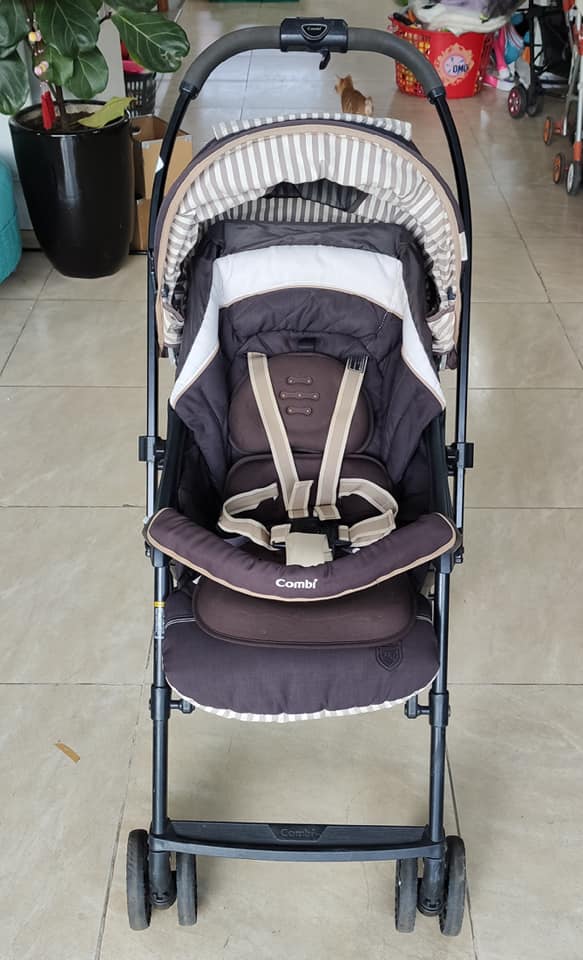 Xe đẩy Combi Mechacal Handy S