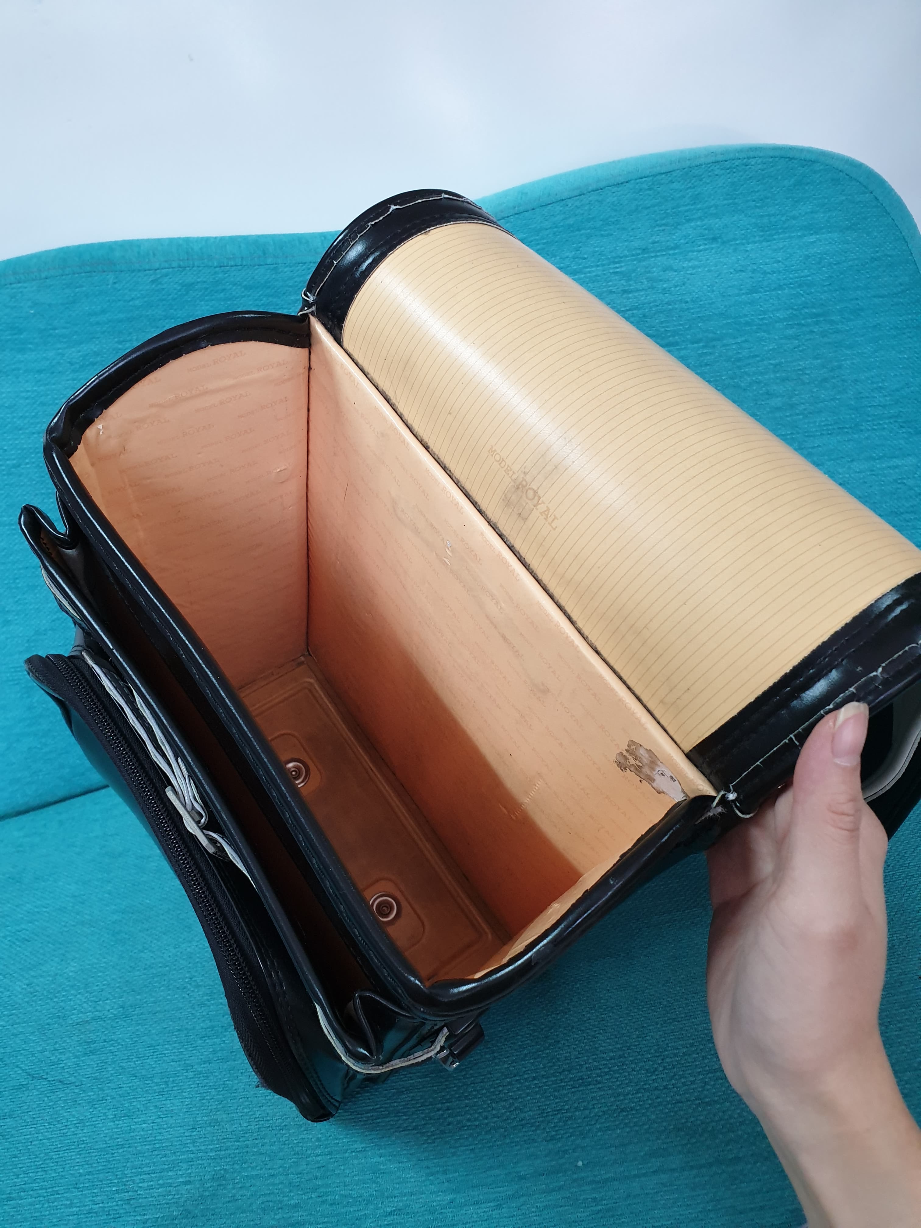 Cặp chống gù lưng cho bé