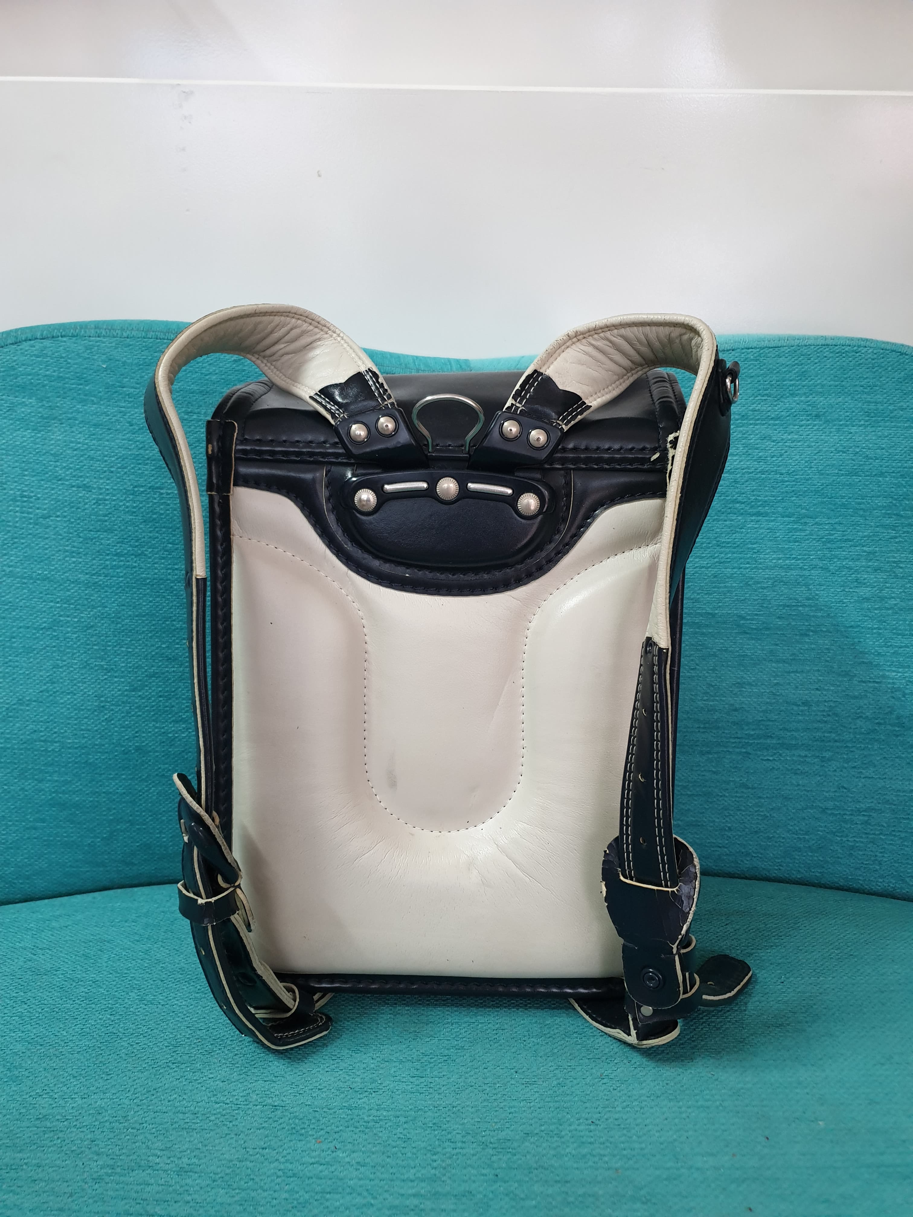 Ba lô chống gù lưng Nhật bản, Cặp xách chống gù lưng Nhật bản