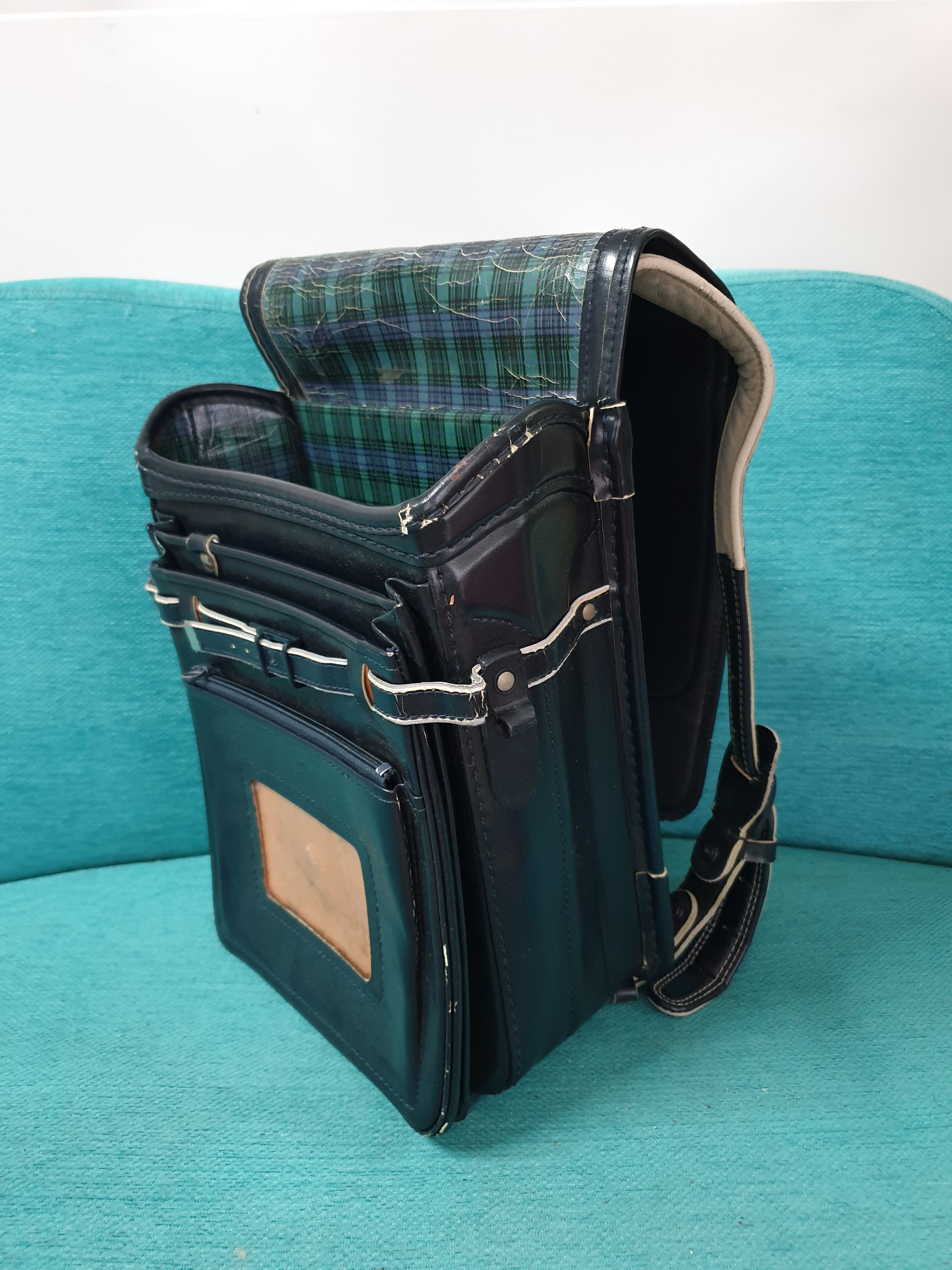 Ba lô chống gù lưng Nhật bản, Cặp xách chống gù lưng Nhật bản