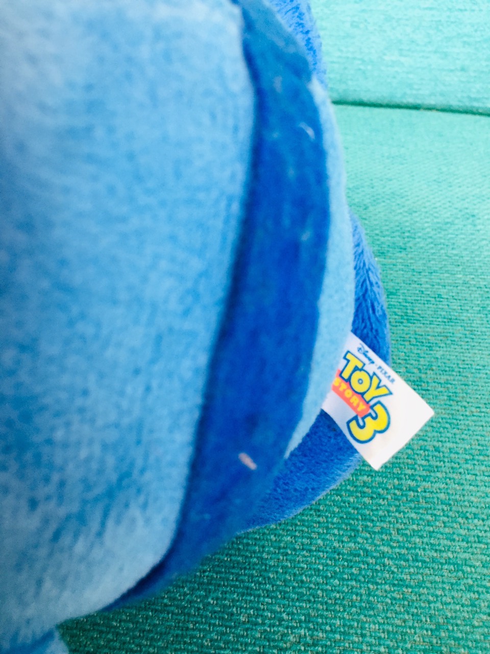 Một bé gấu bông 3 mắt trong hoạt hình Toy Story