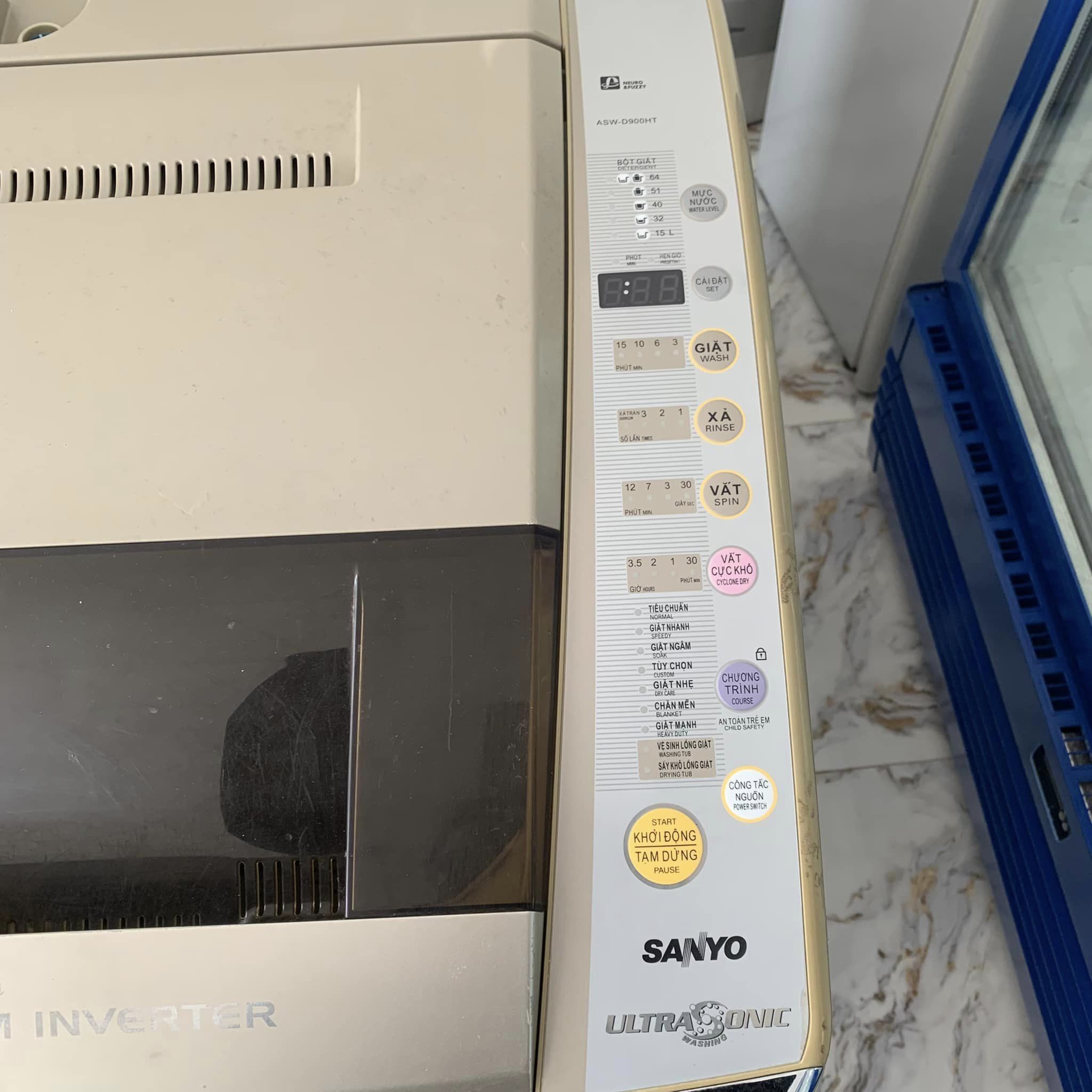 Máy giặt Sanyo nâu ASW-D900HT