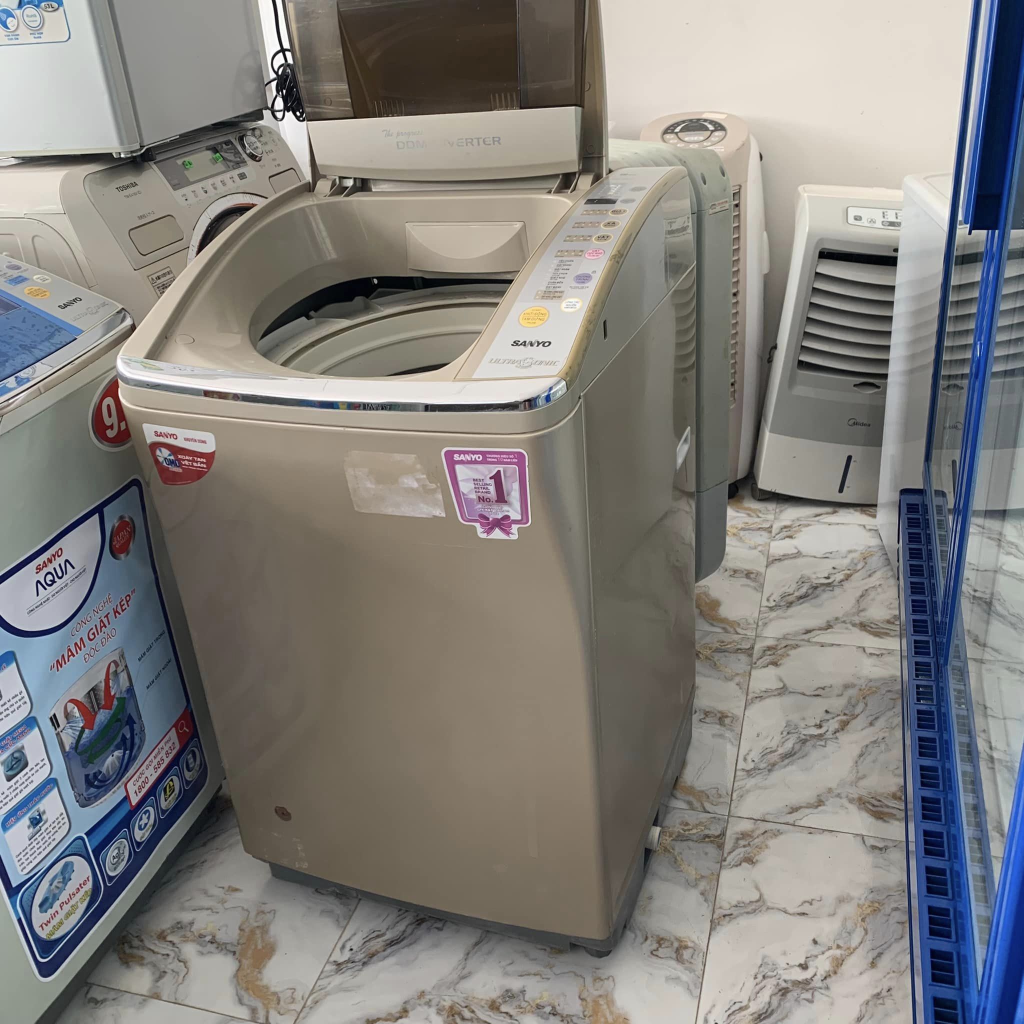 Máy giặt Sanyo nâu ASW-D900HT