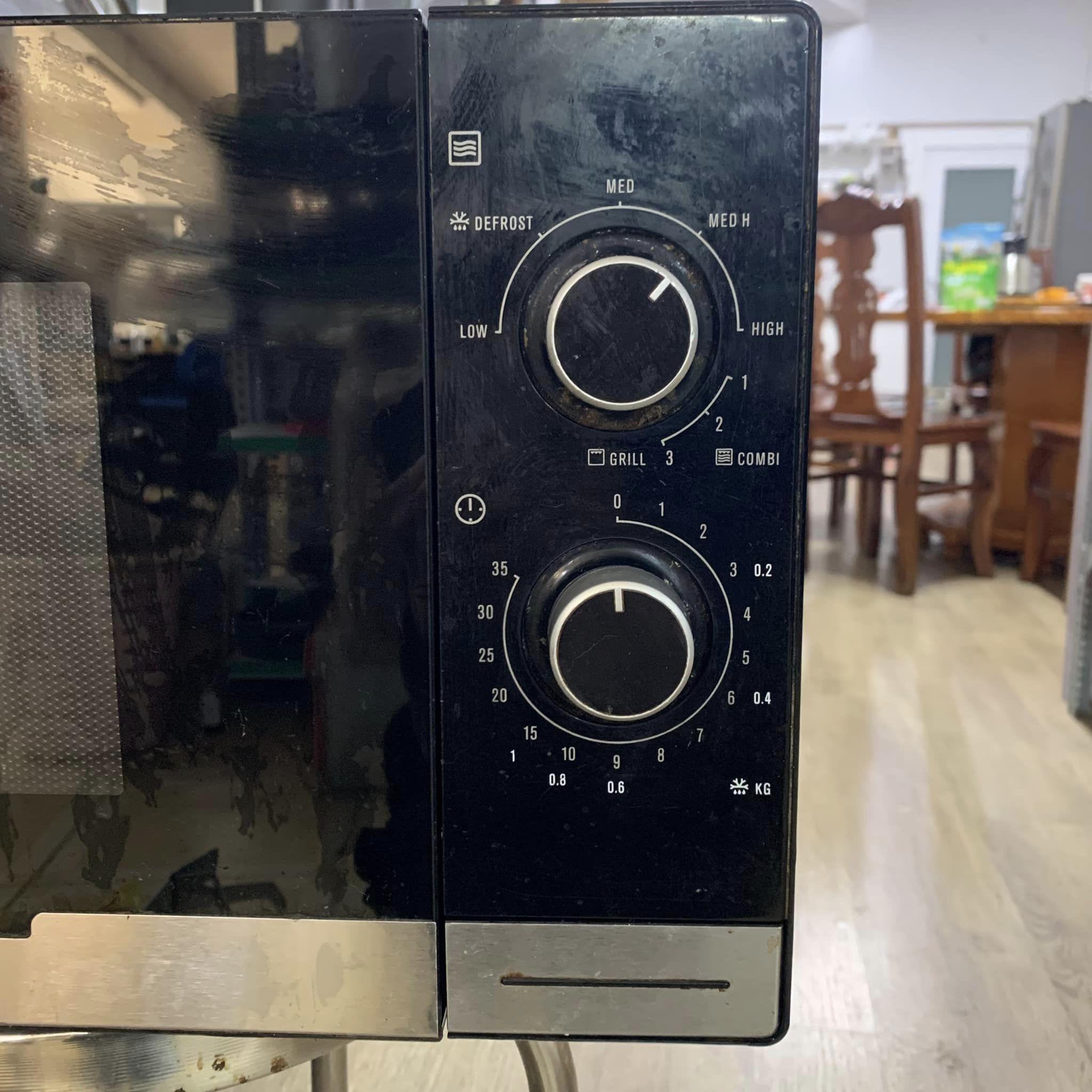 Lò vi sóng Electrolux EMM2318X