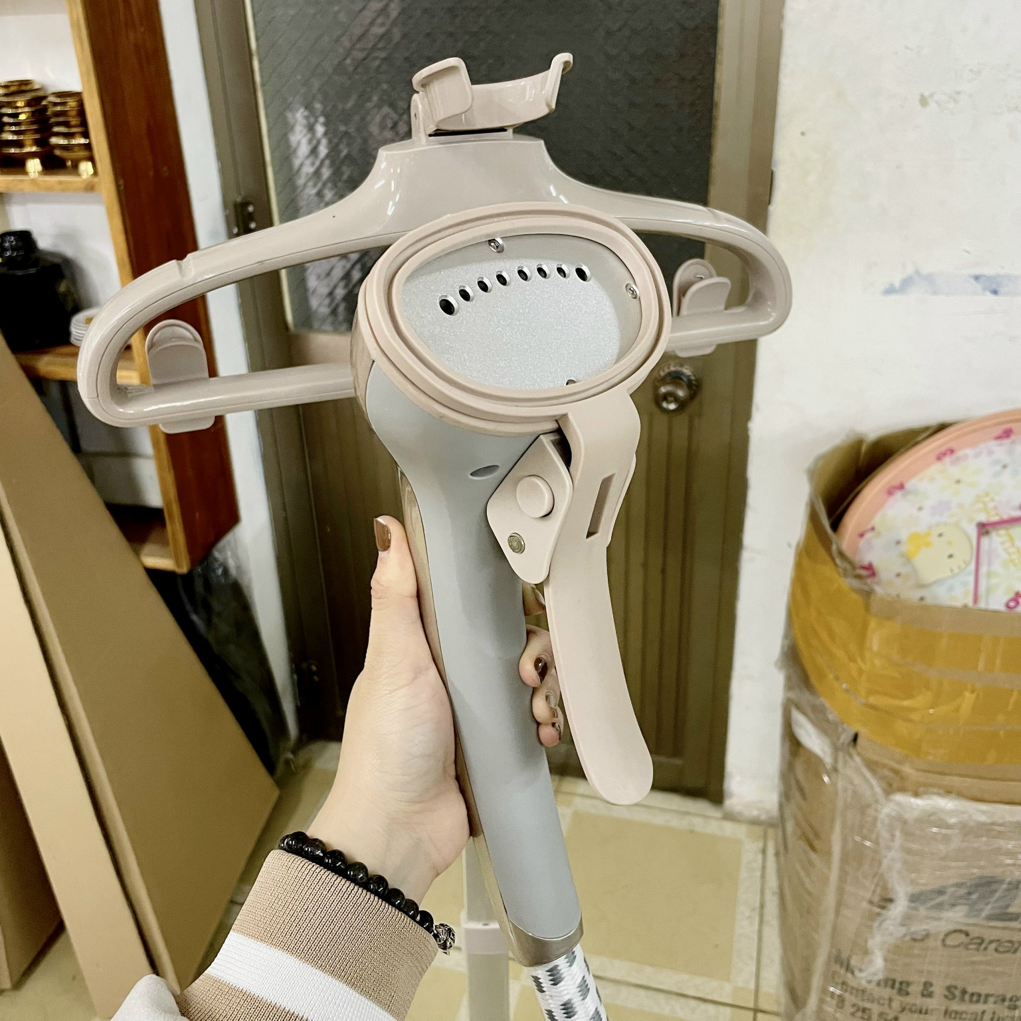 Bàn ủi hơi nước đứng Bluestone